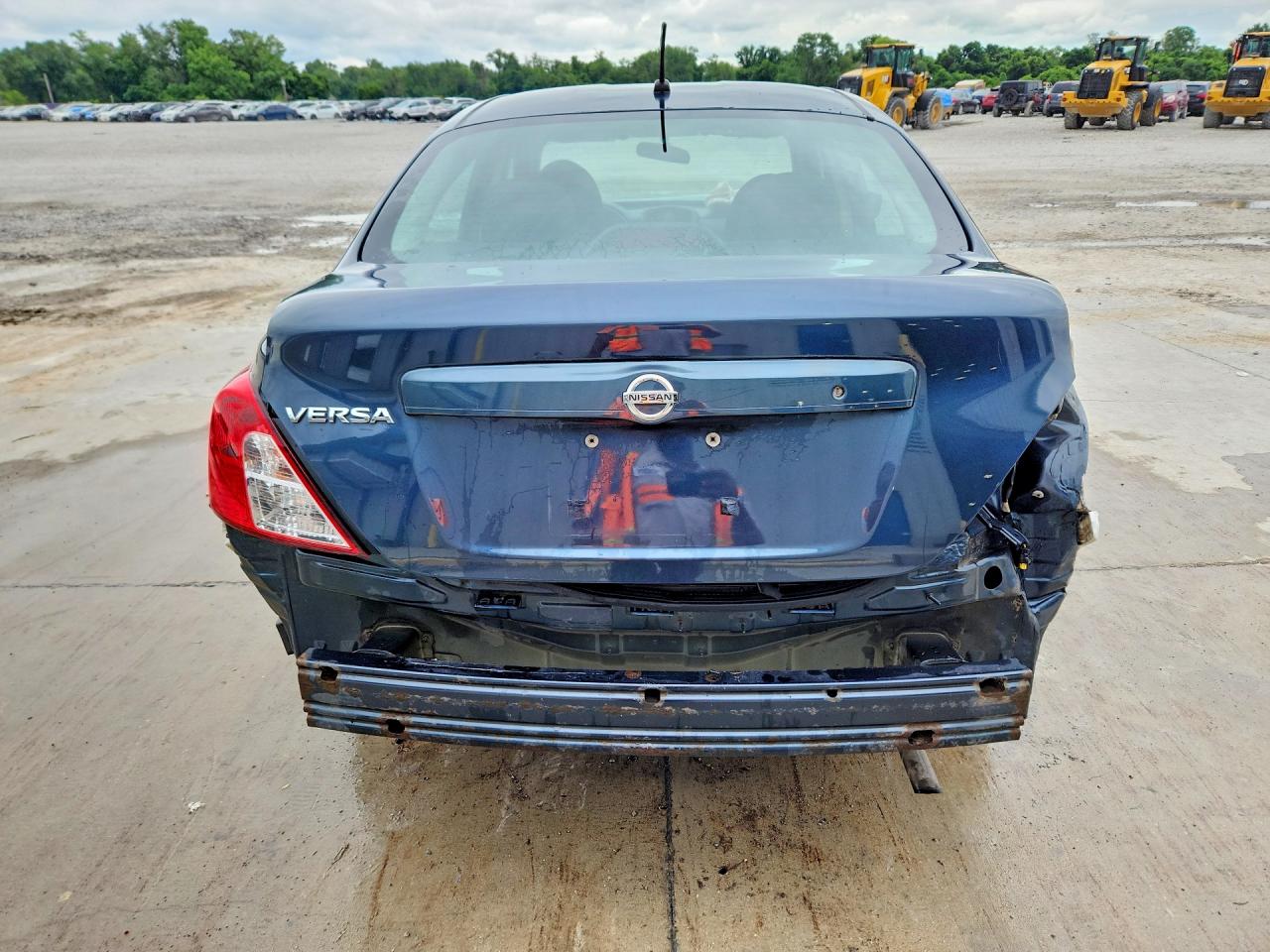 2016 NISSAN VERSA