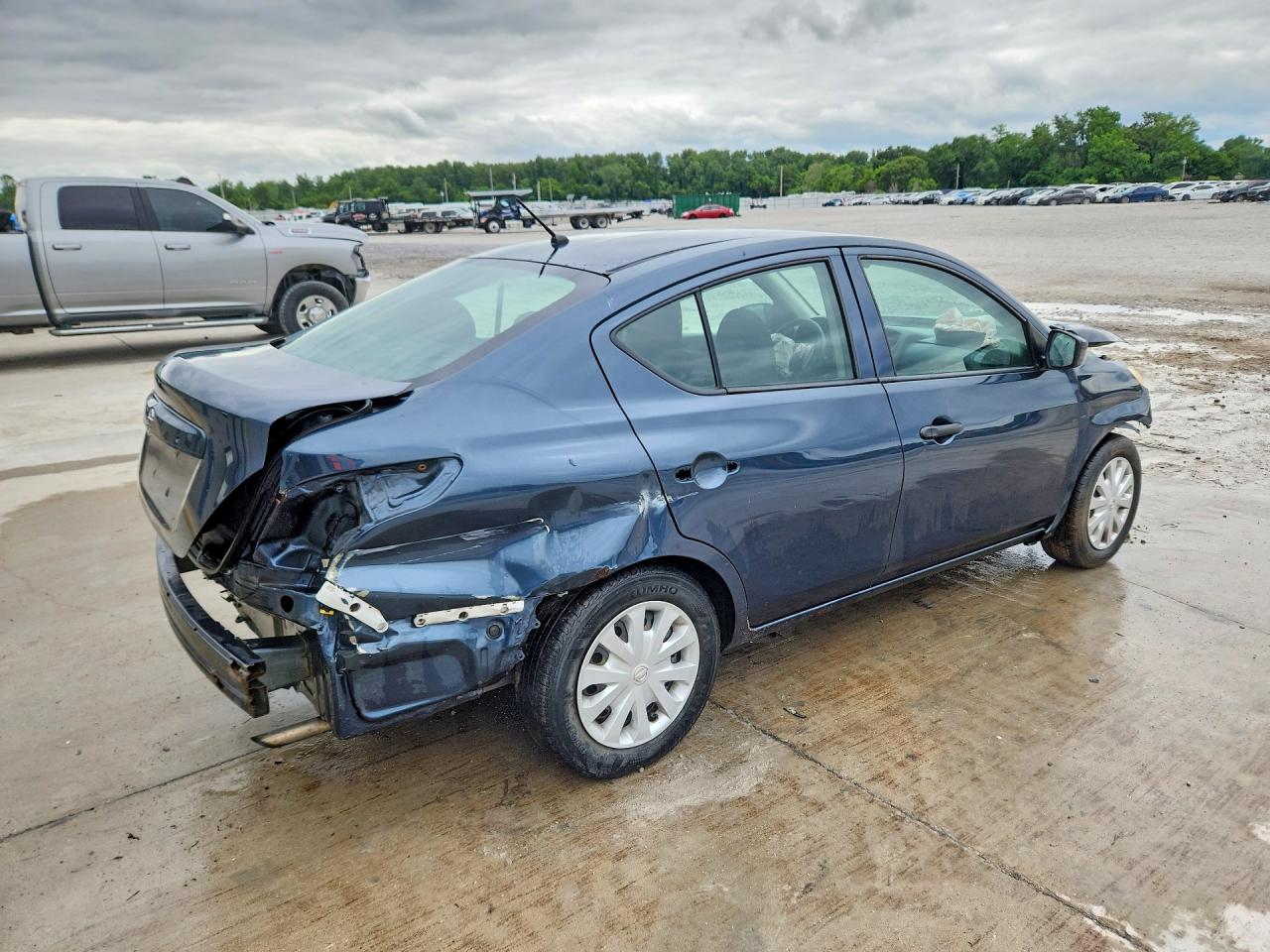 2016 NISSAN VERSA