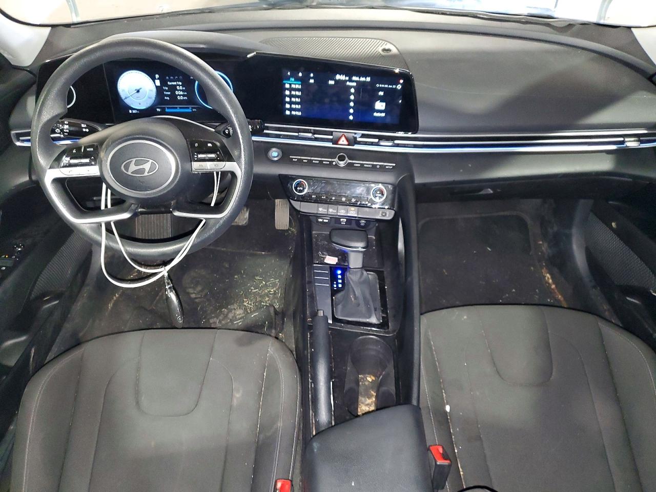 2024 HYUNDAI ELANTRA