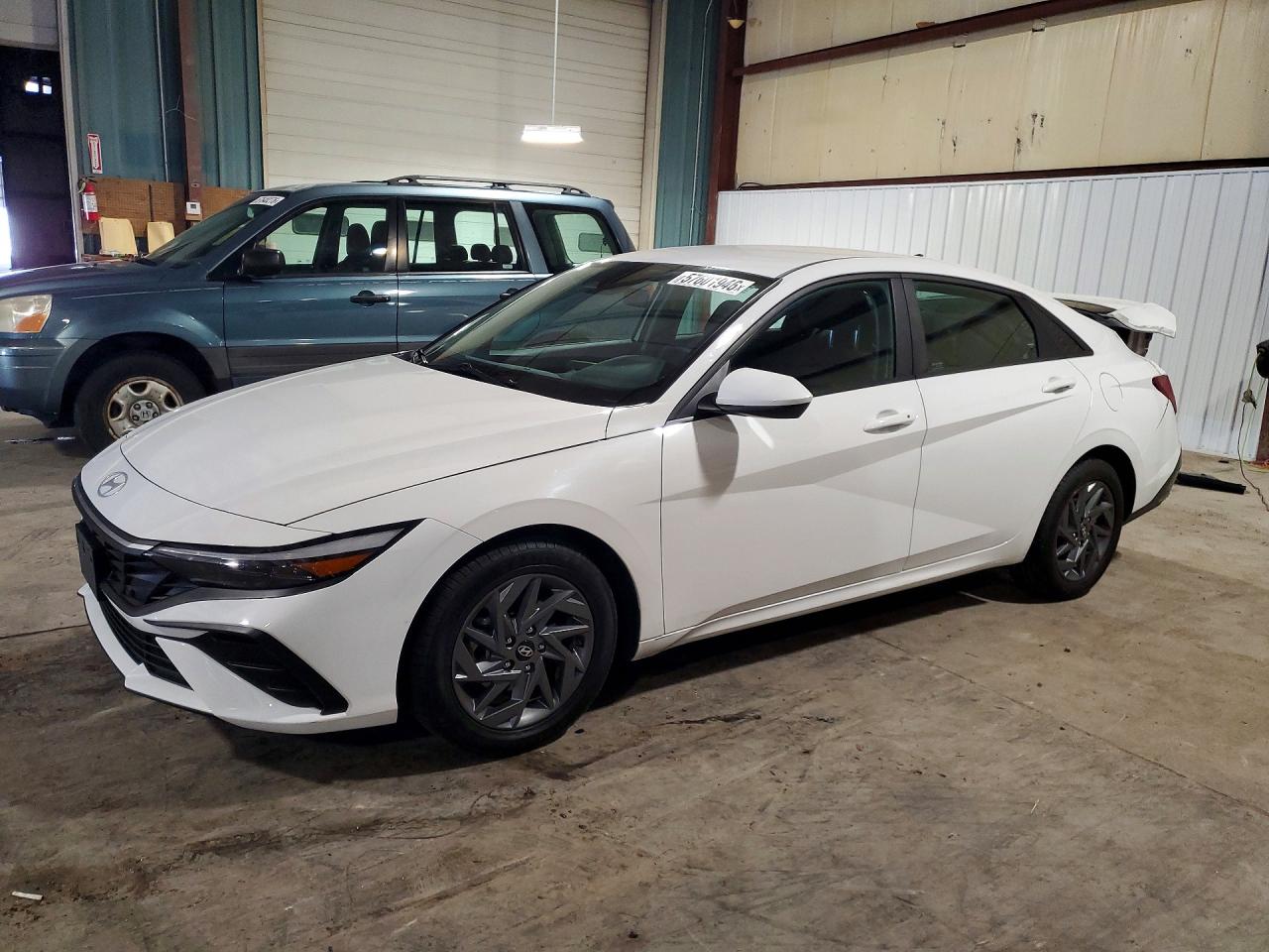2024 HYUNDAI ELANTRA