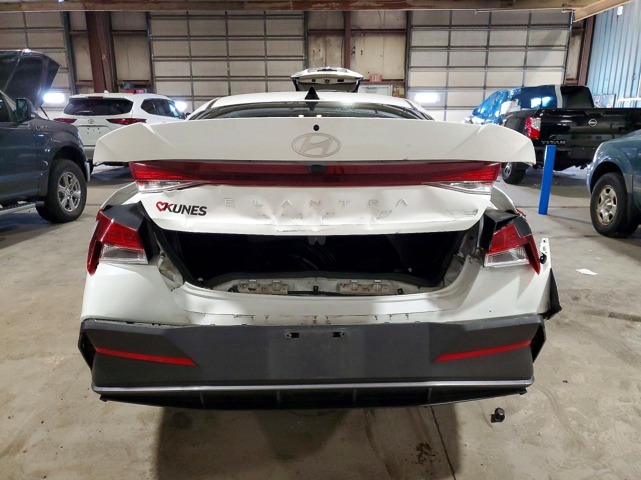 2024 HYUNDAI ELANTRA