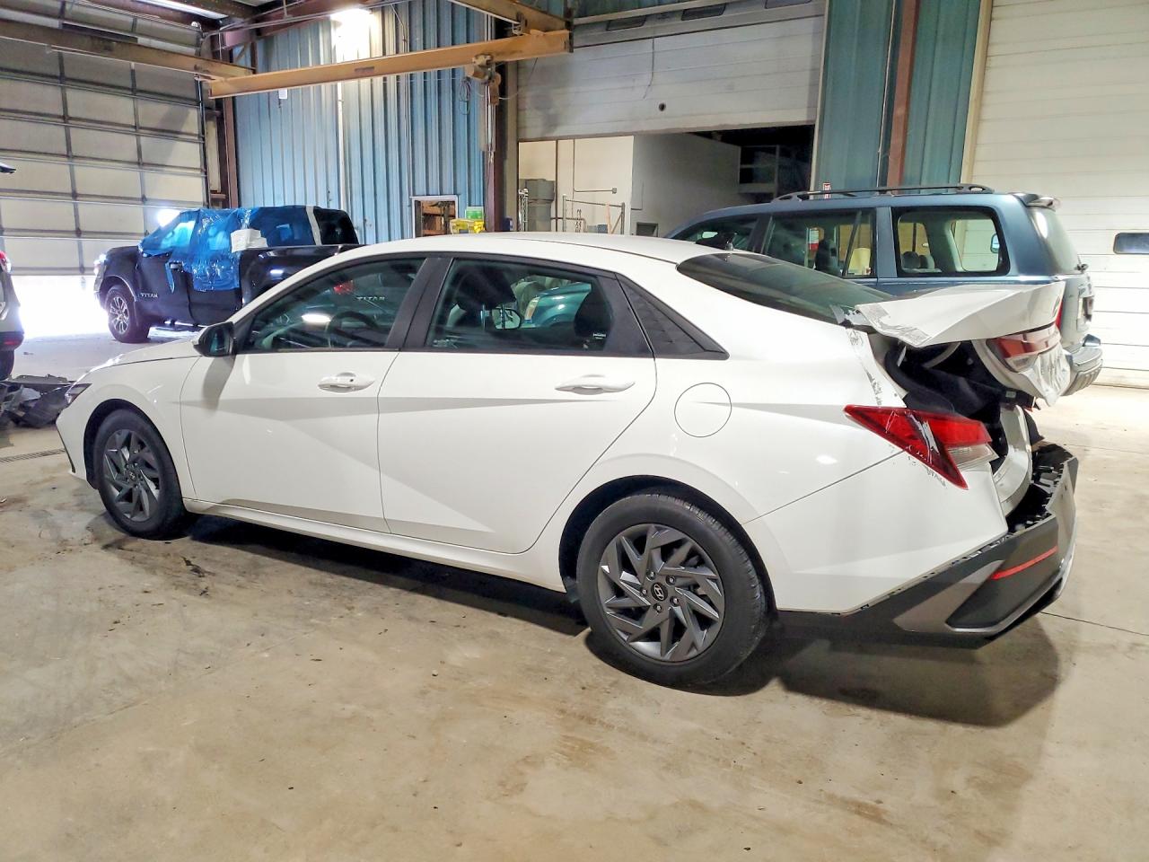 2024 HYUNDAI ELANTRA
