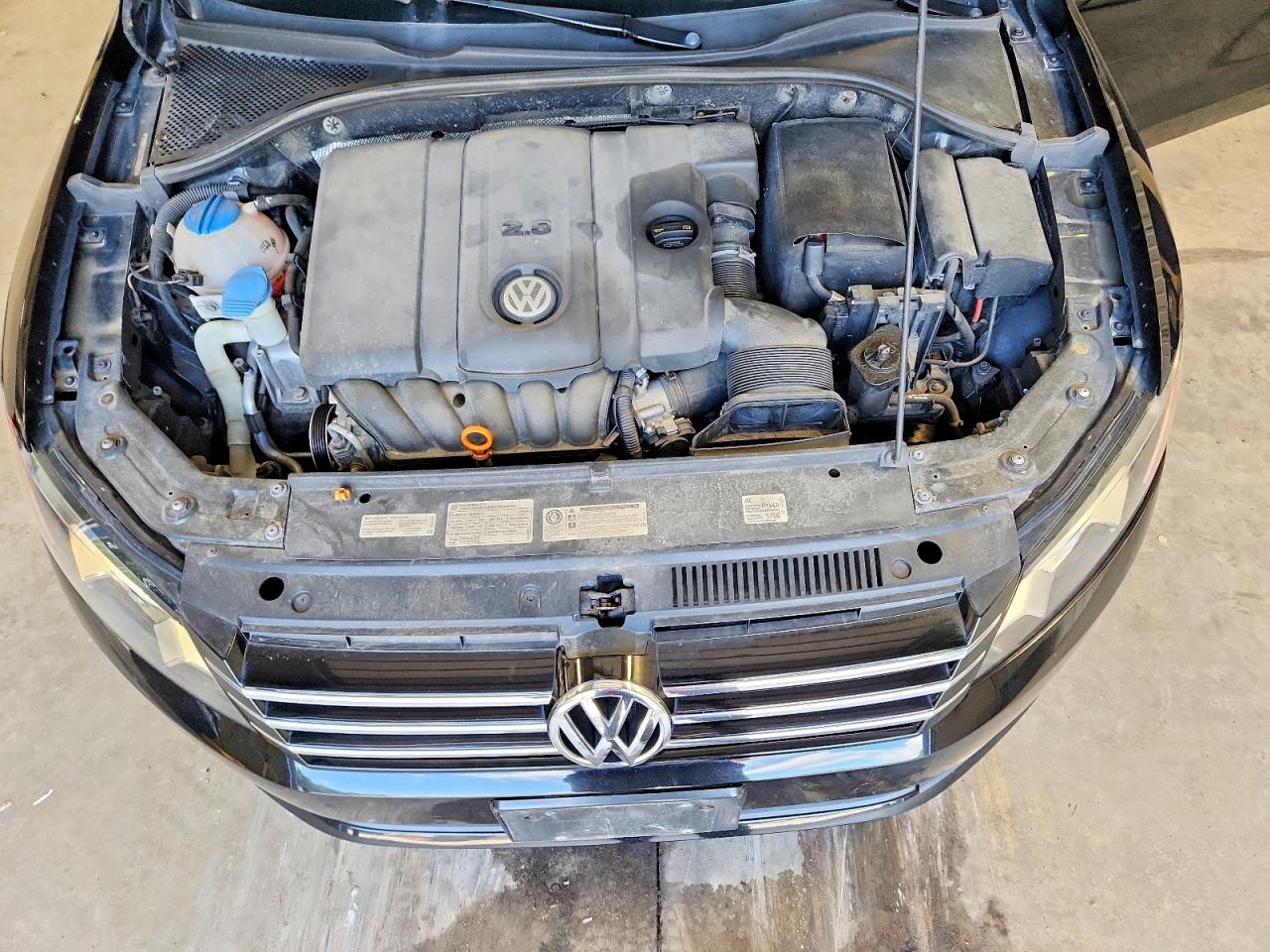 2012 VOLKSWAGEN PASSAT