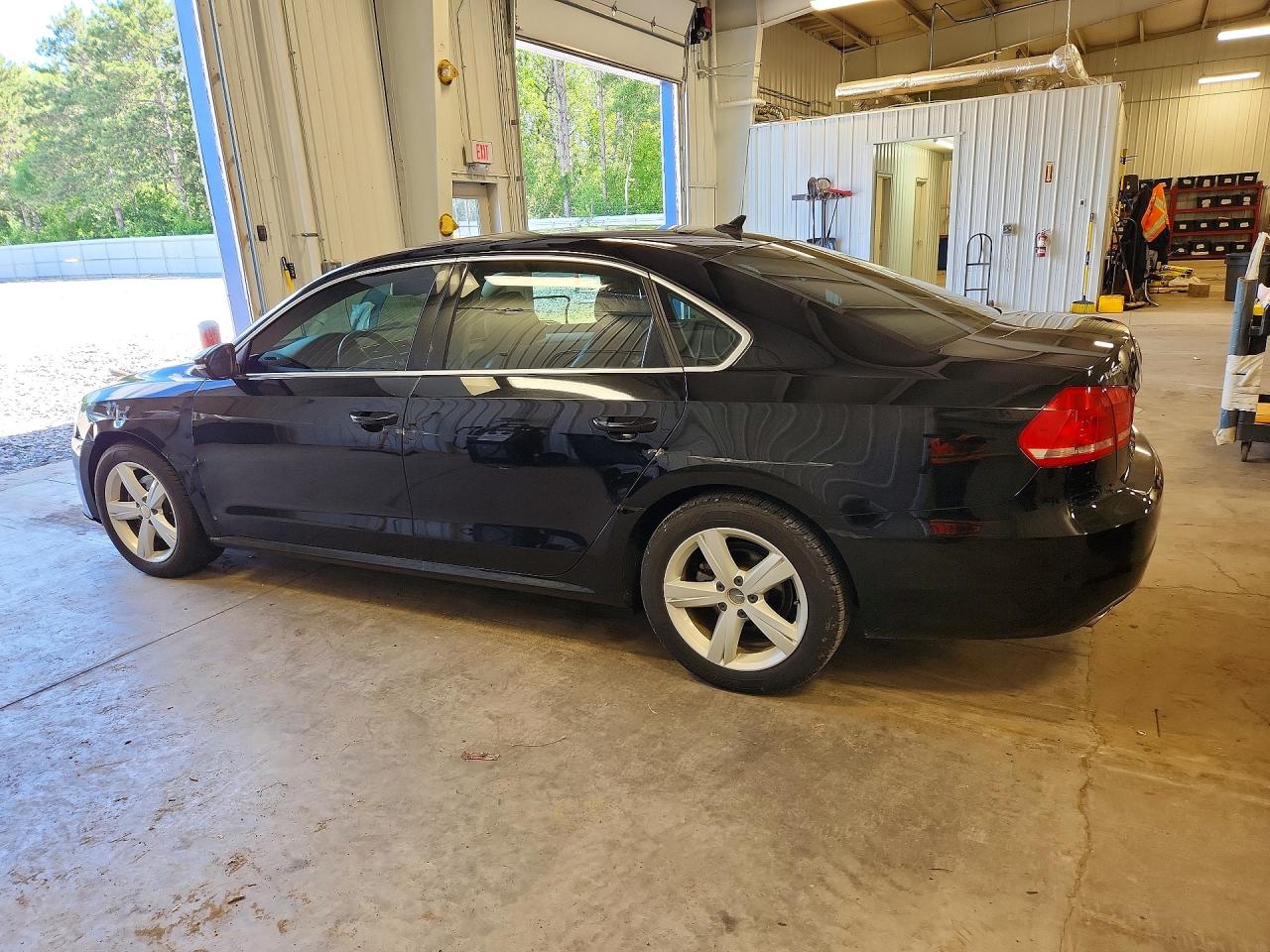 2012 VOLKSWAGEN PASSAT