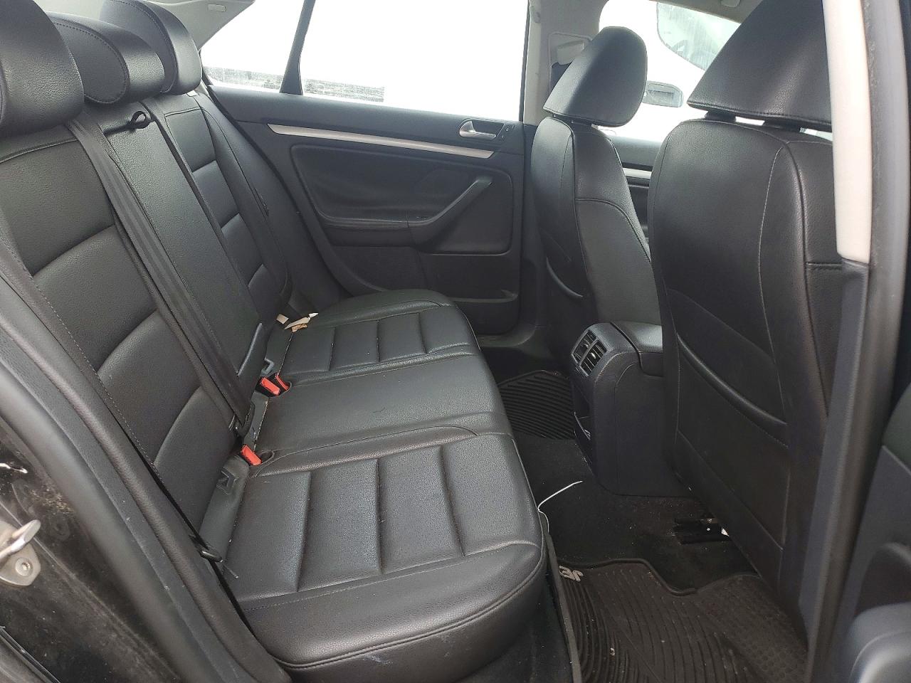 2010 VOLKSWAGEN JETTA