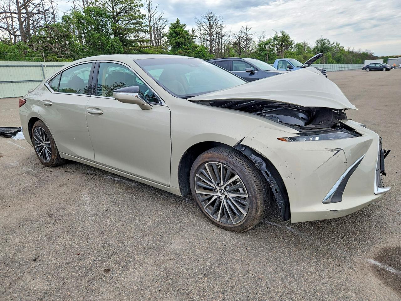 2025 LEXUS ES350