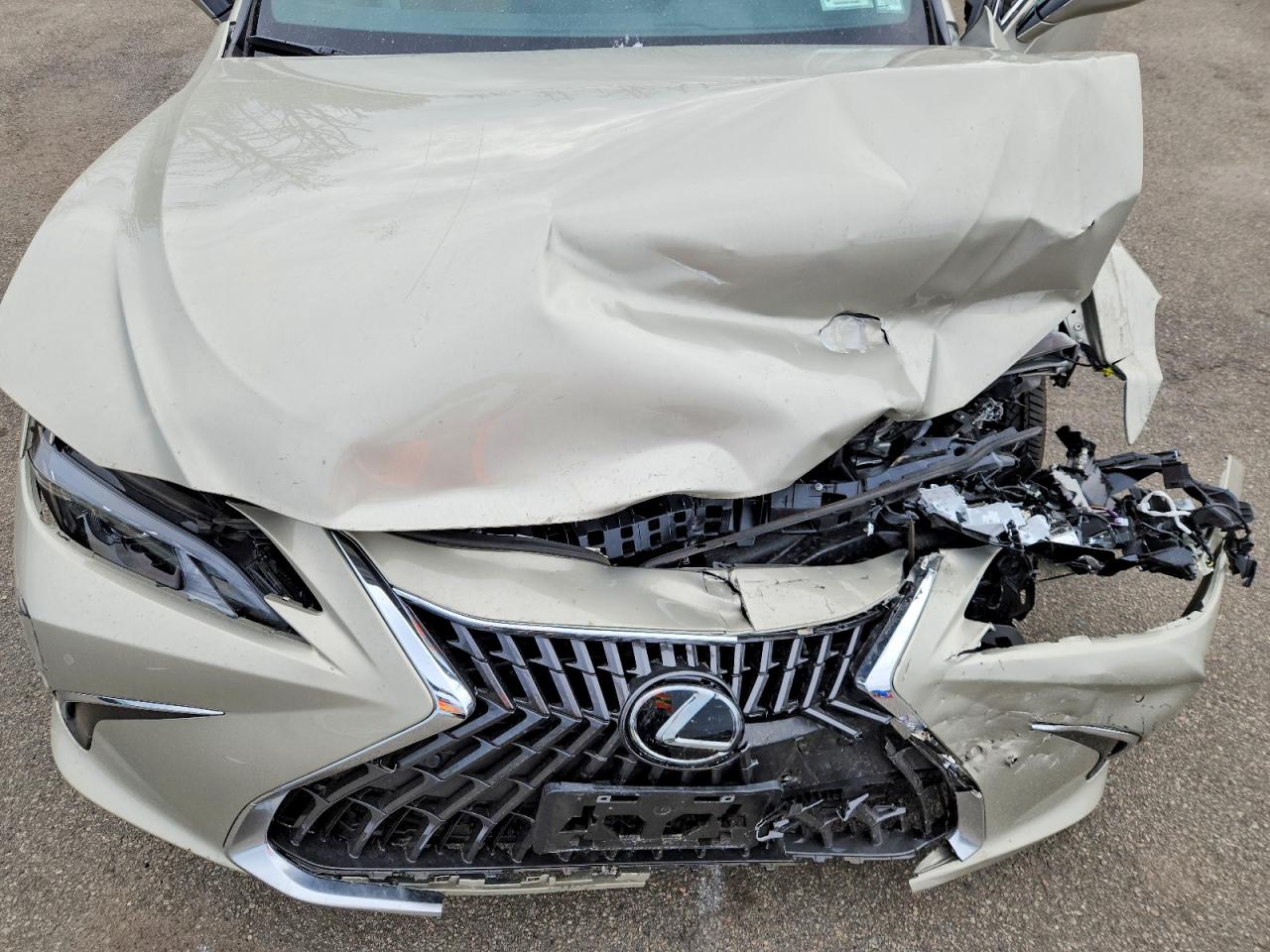 2025 LEXUS ES350