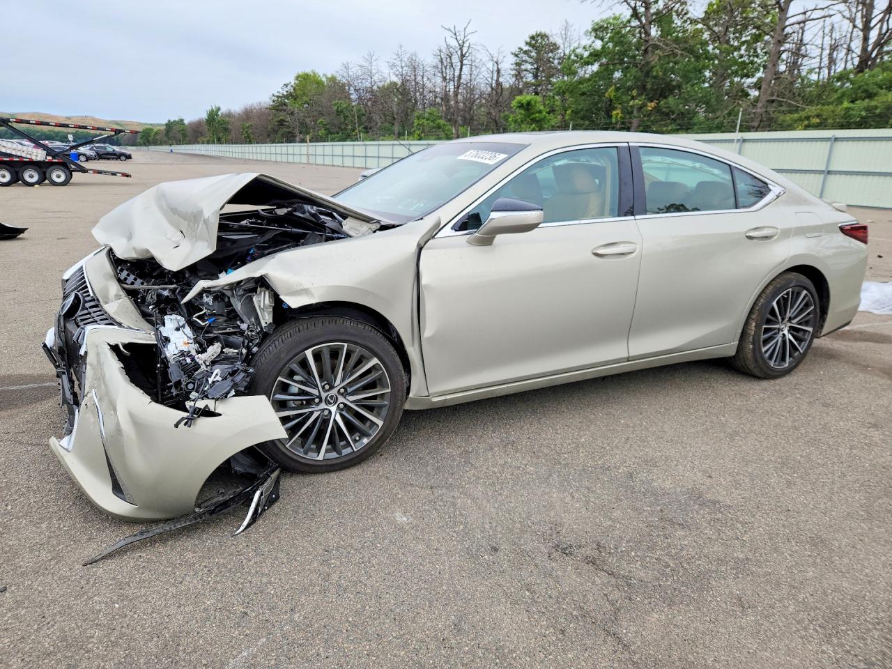 2025 LEXUS ES350