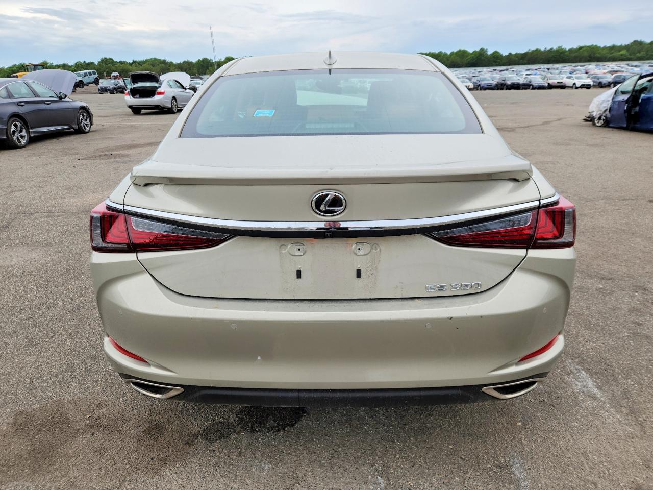 2025 LEXUS ES350