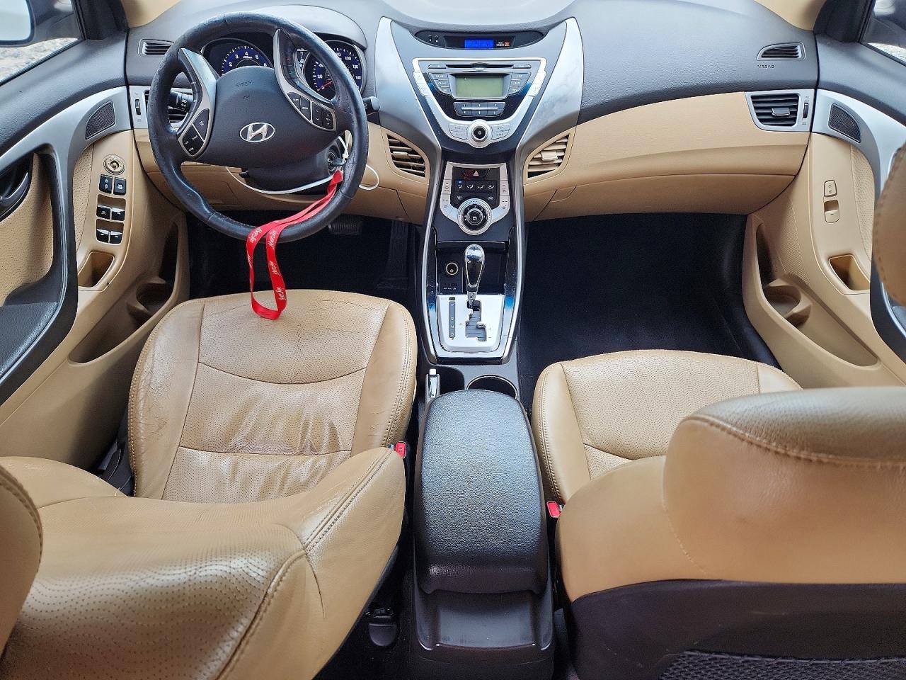 2012 HYUNDAI ELANTRA