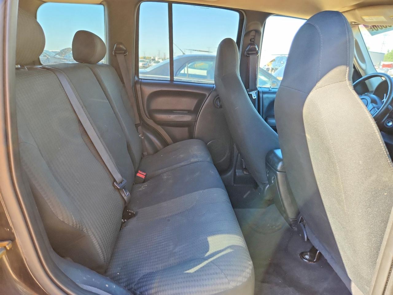 2004 JEEP LIBERTY