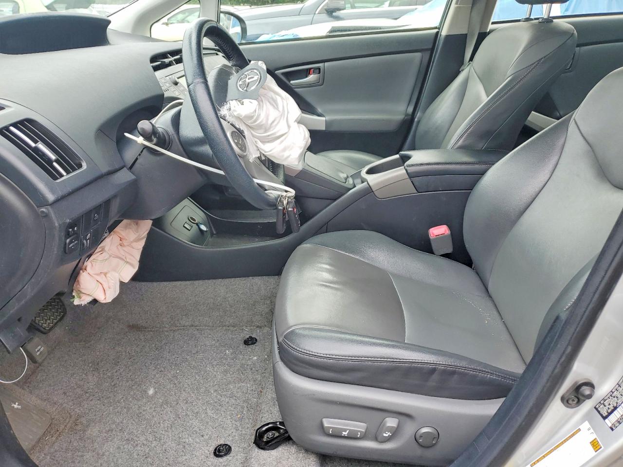 2013 TOYOTA PRIUS