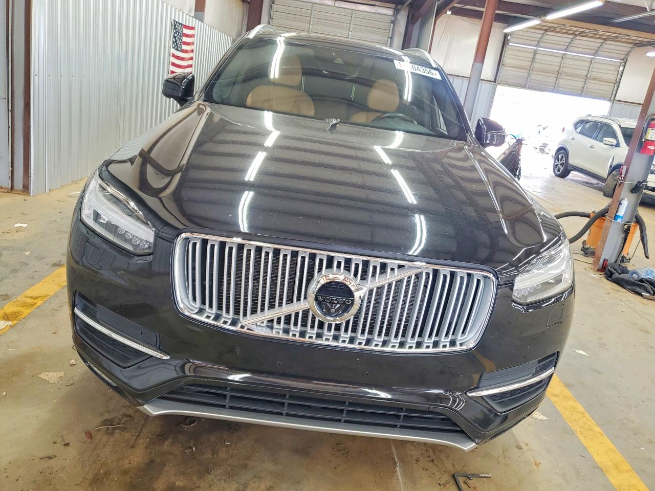 2017 VOLVO XC90