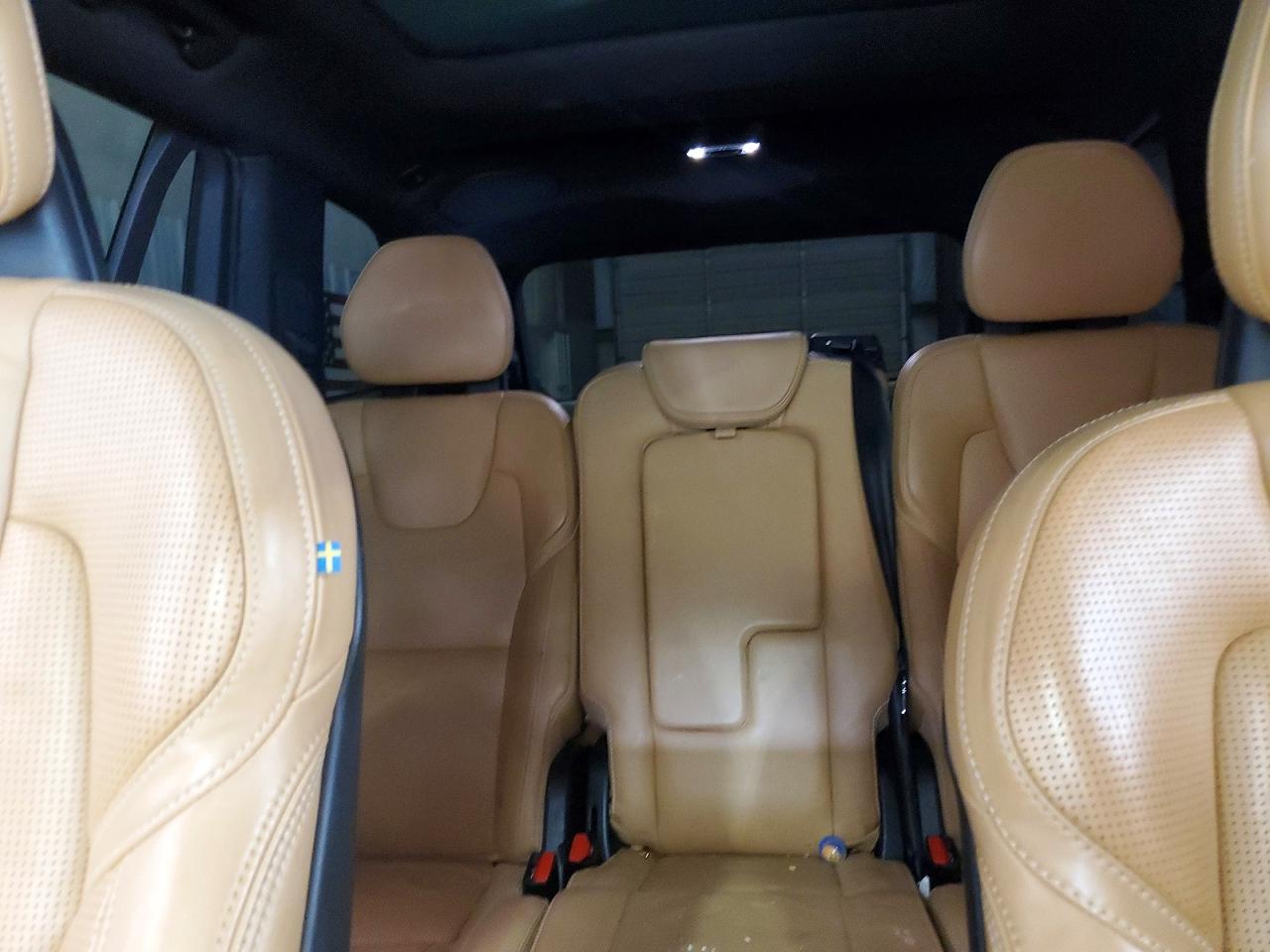 2017 VOLVO XC90