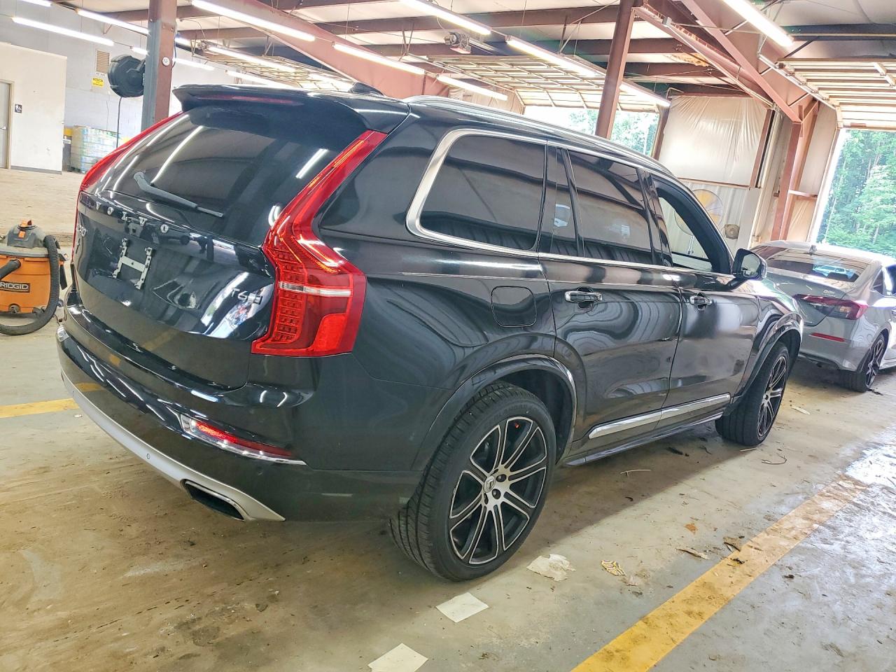 2017 VOLVO XC90