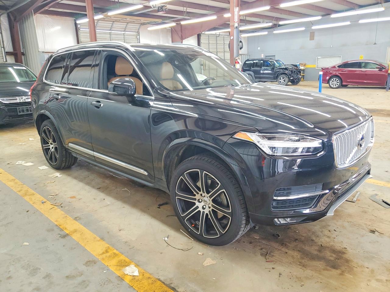 2017 VOLVO XC90