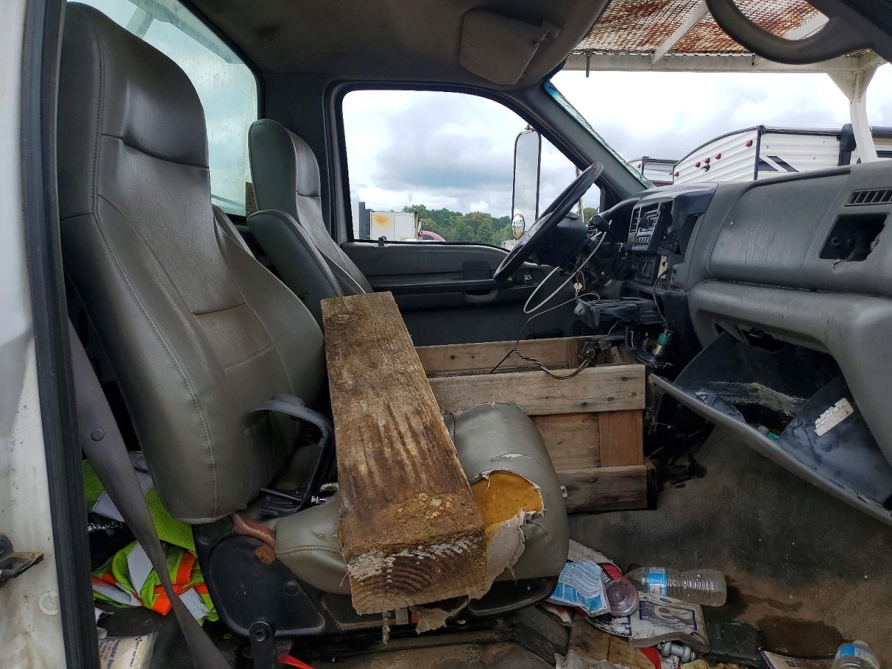 2007 FORD F750