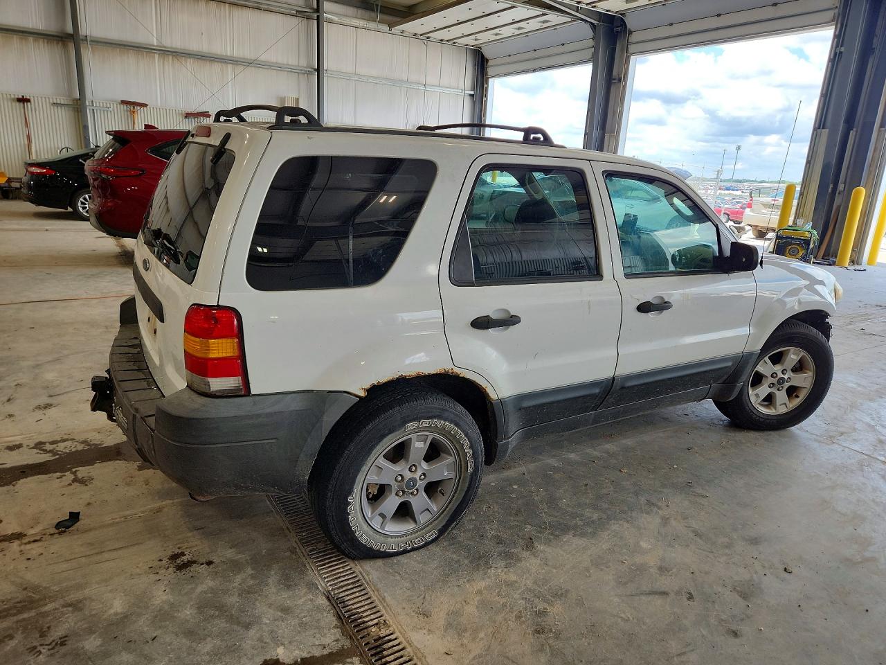 2005 FORD ESCAPE