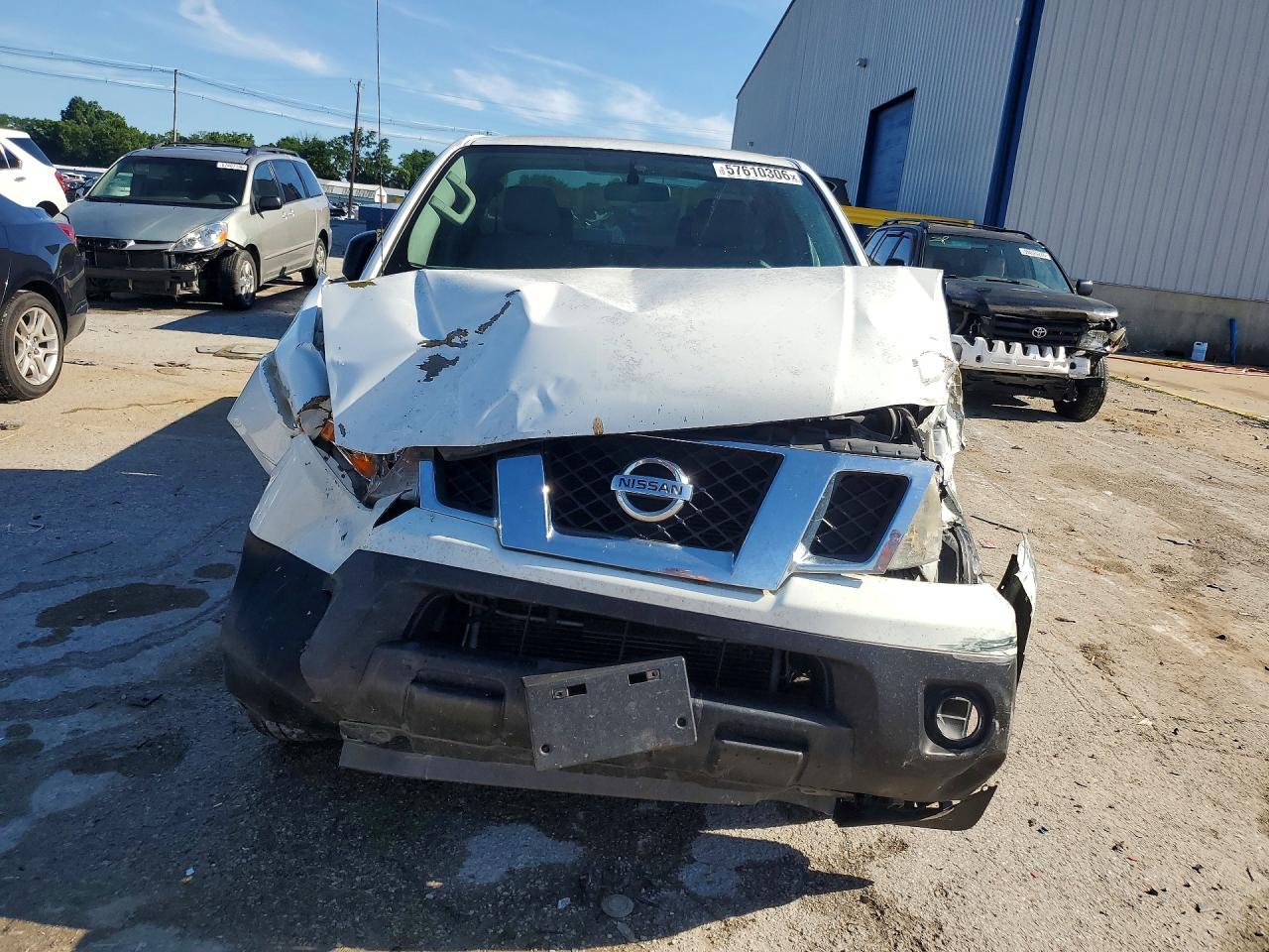2017 NISSAN FRONTIER