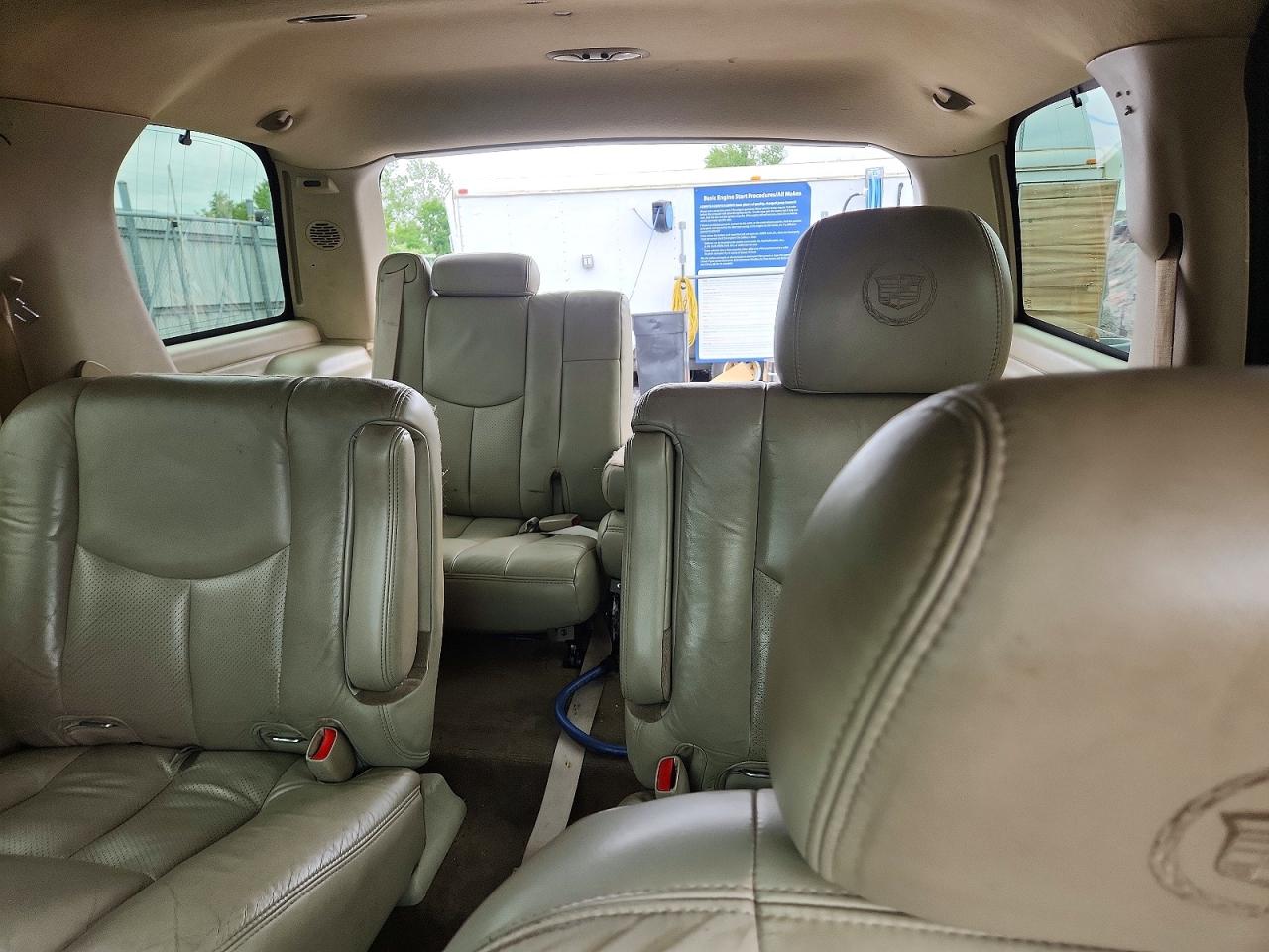 2004 CADILLAC ESCALADE