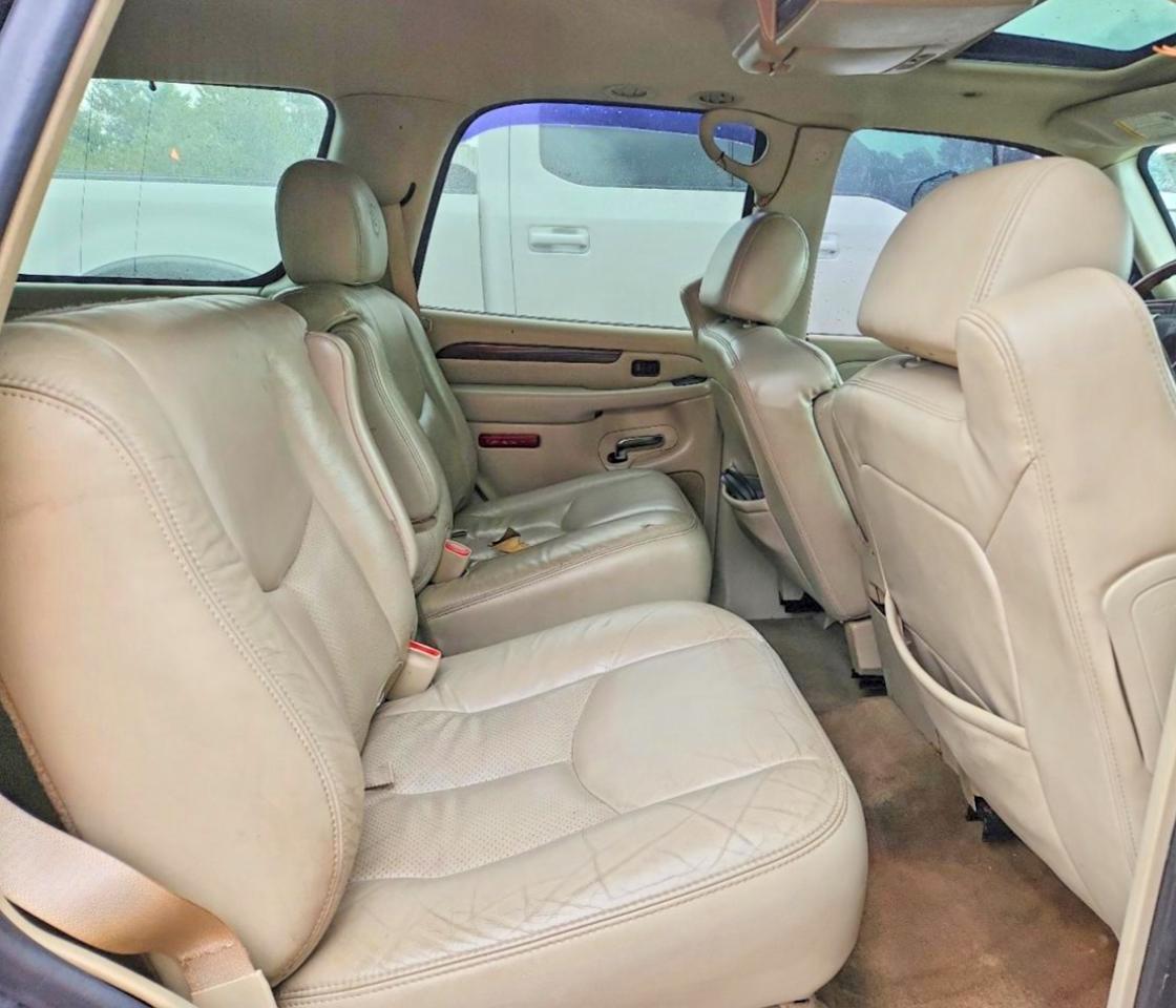 2004 CADILLAC ESCALADE