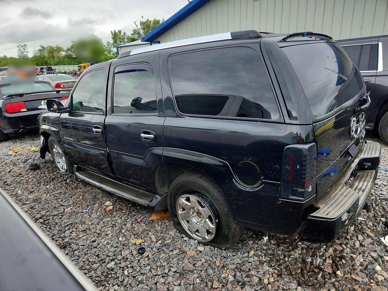 2004 CADILLAC ESCALADE