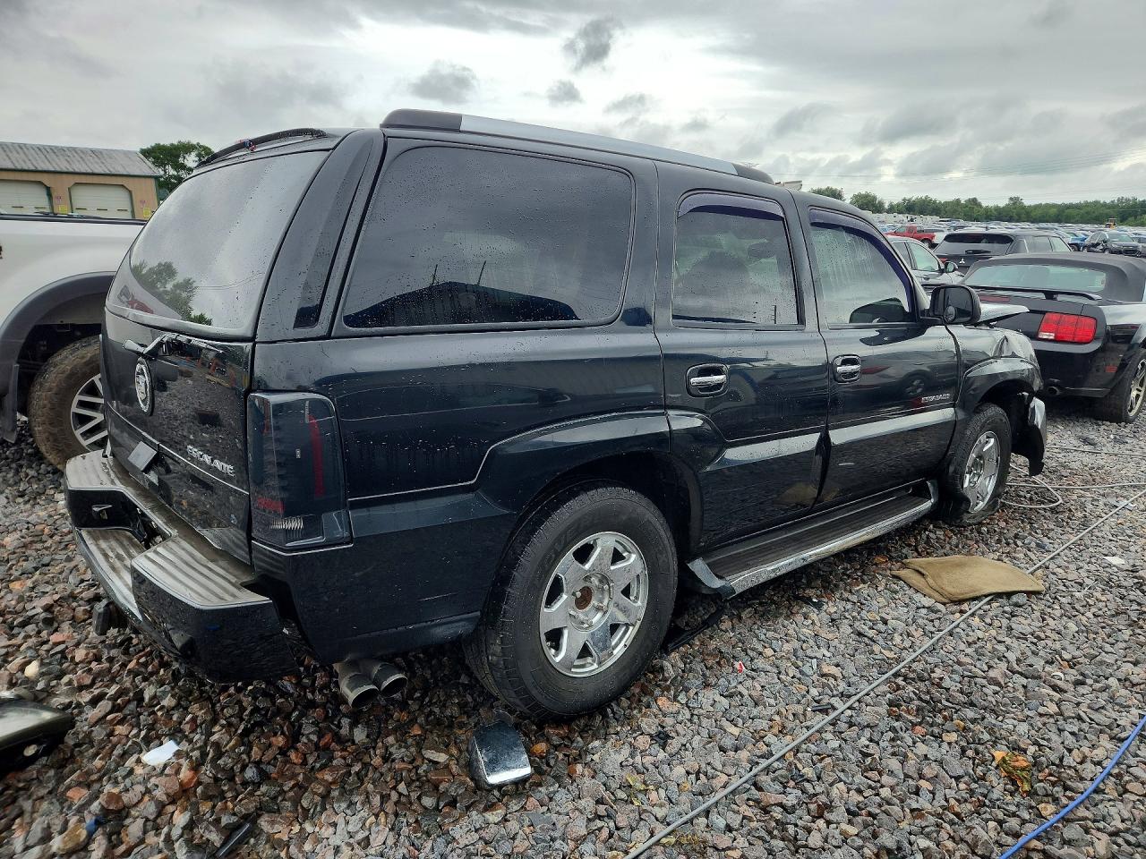 2004 CADILLAC ESCALADE