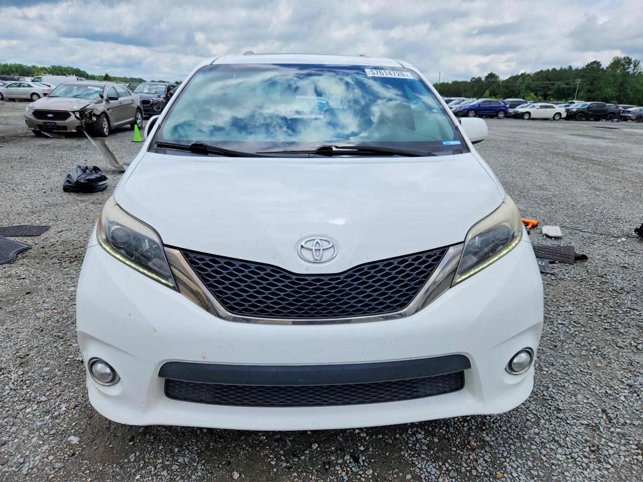 2017 TOYOTA SIENNA