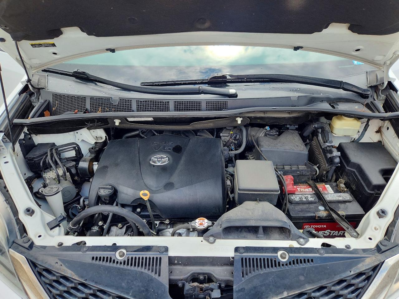 2017 TOYOTA SIENNA