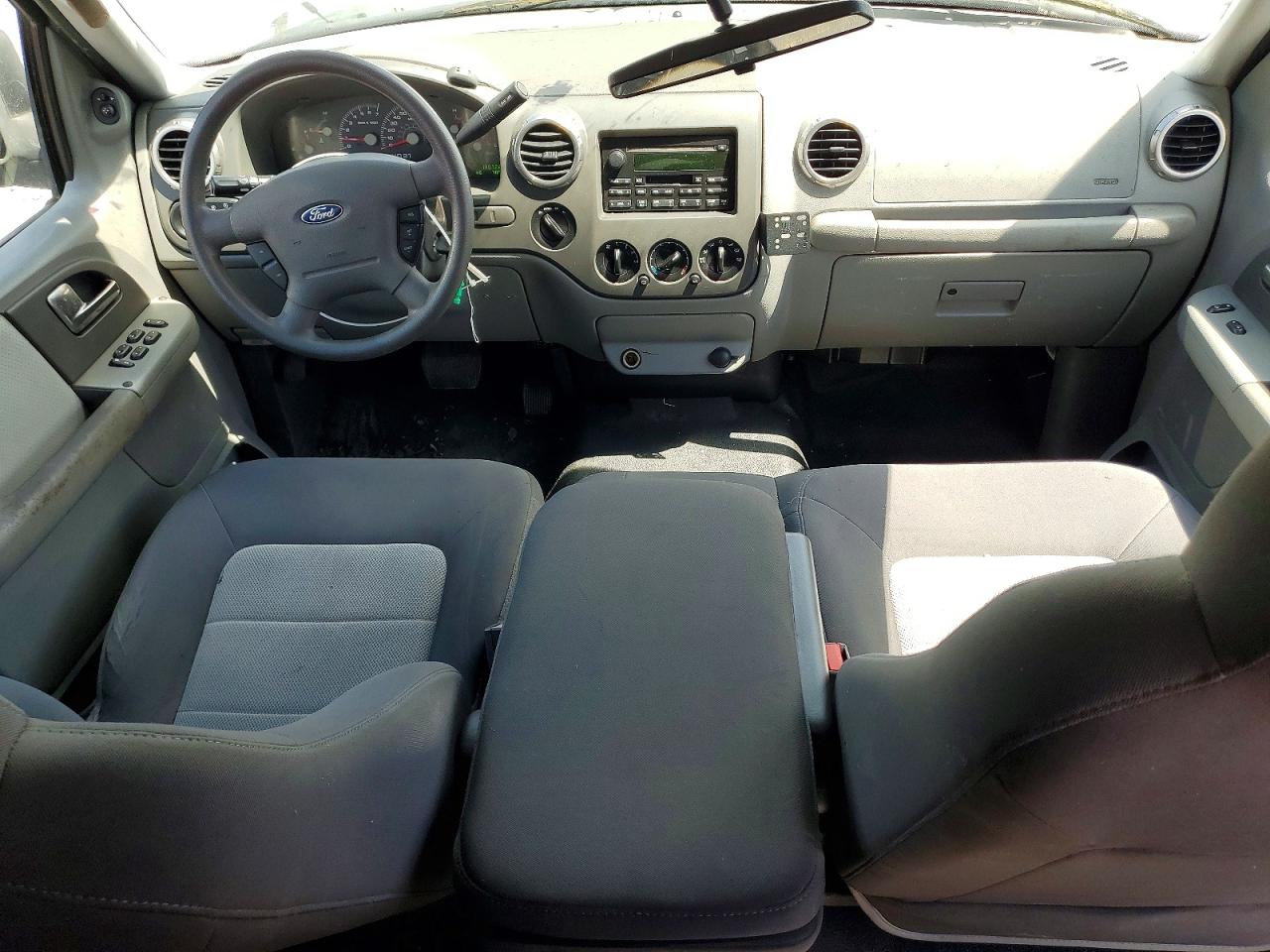2004 FORD EXPEDITION