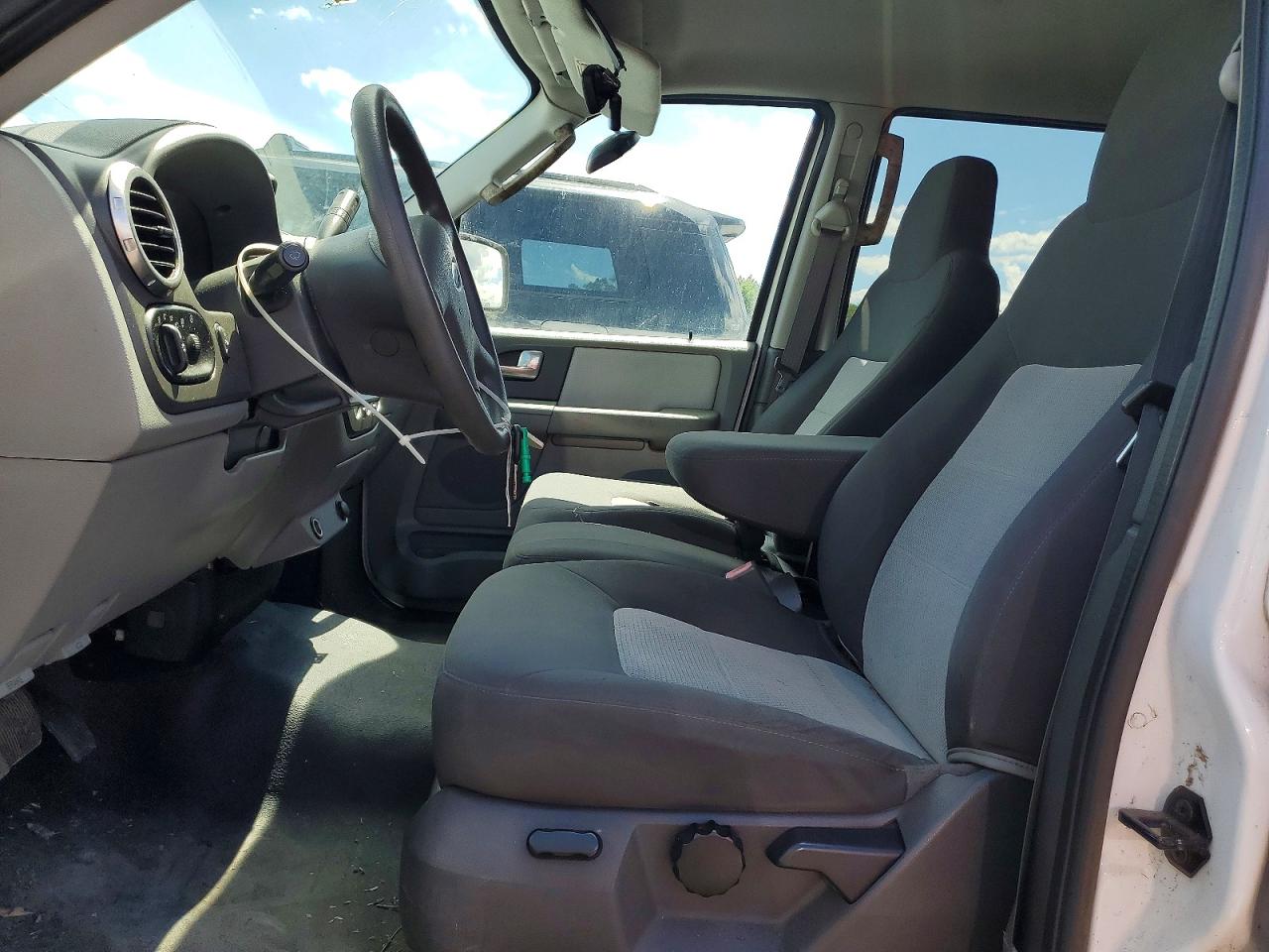 2004 FORD EXPEDITION