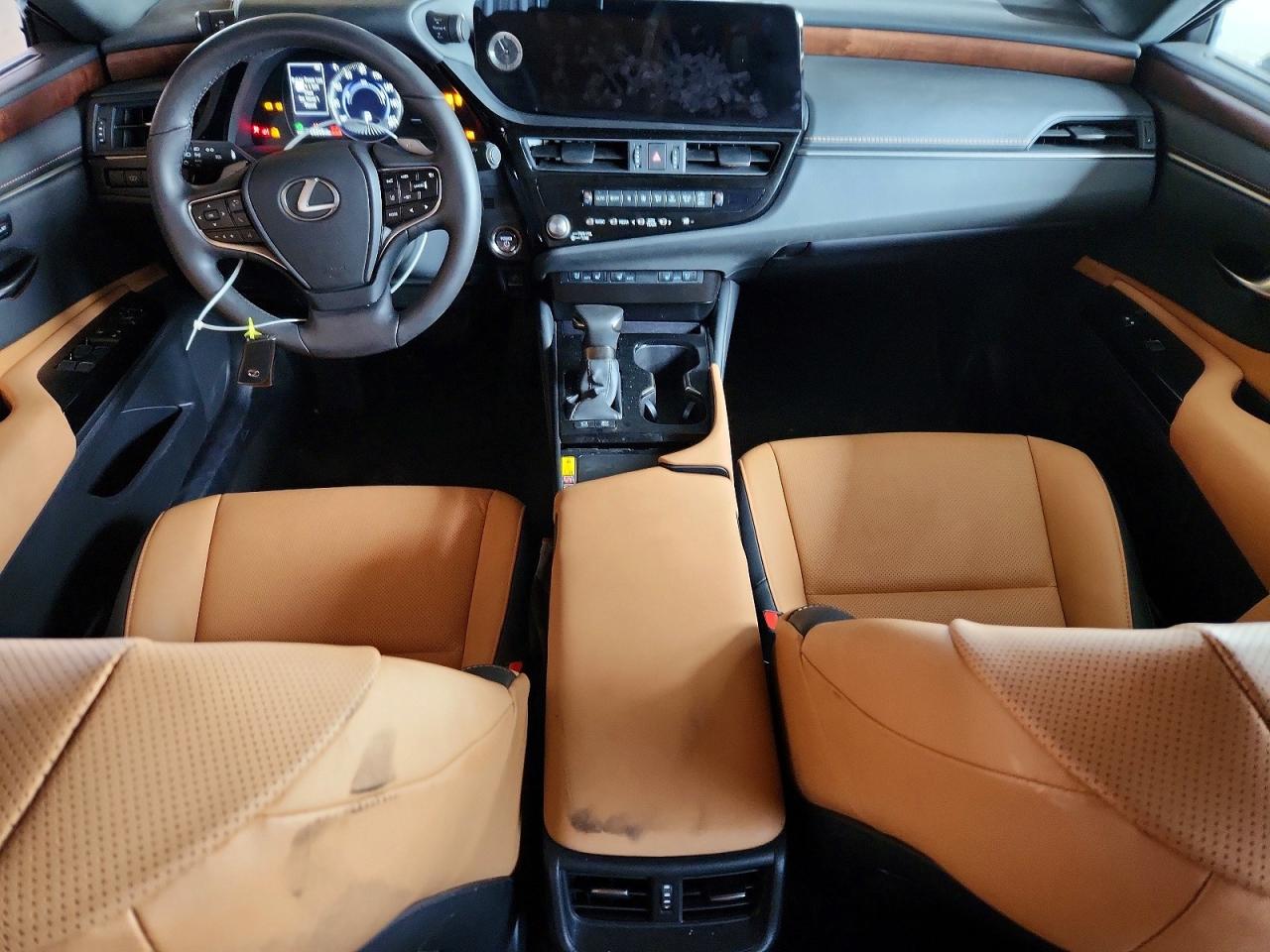 2025 LEXUS ES300