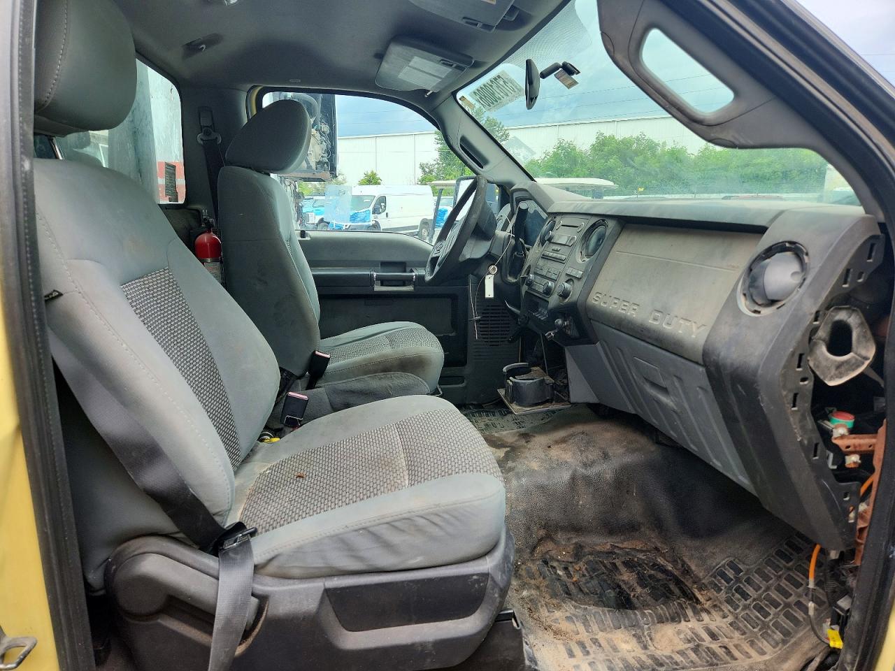 2011 FORD F550