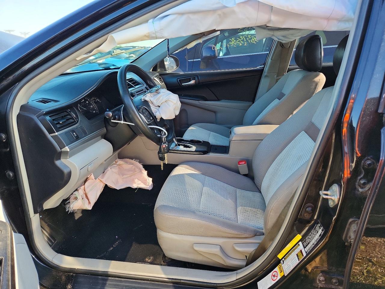 2014 TOYOTA CAMRY