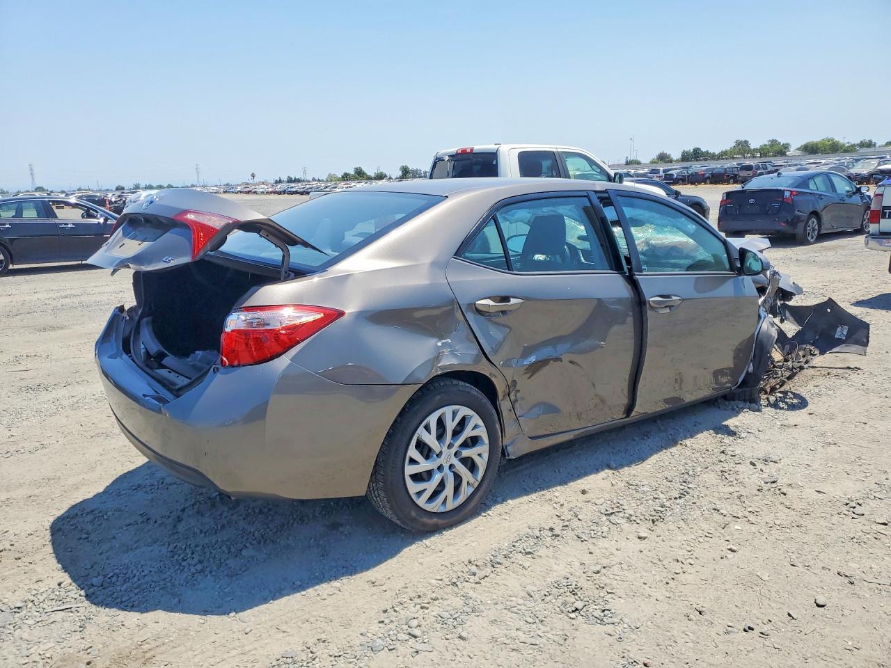 2017 TOYOTA COROLLA