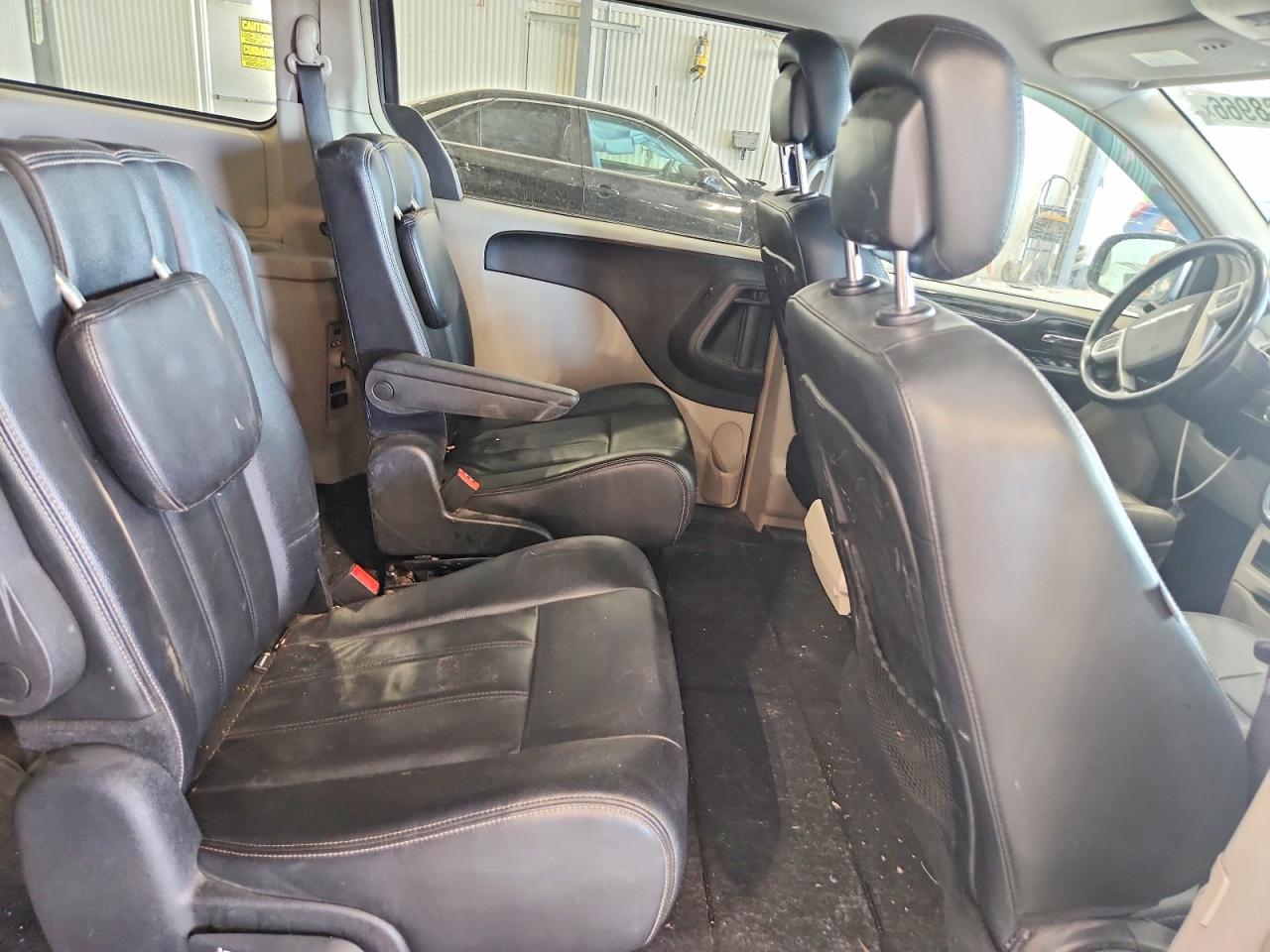 2016 CHRYSLER MINIVAN