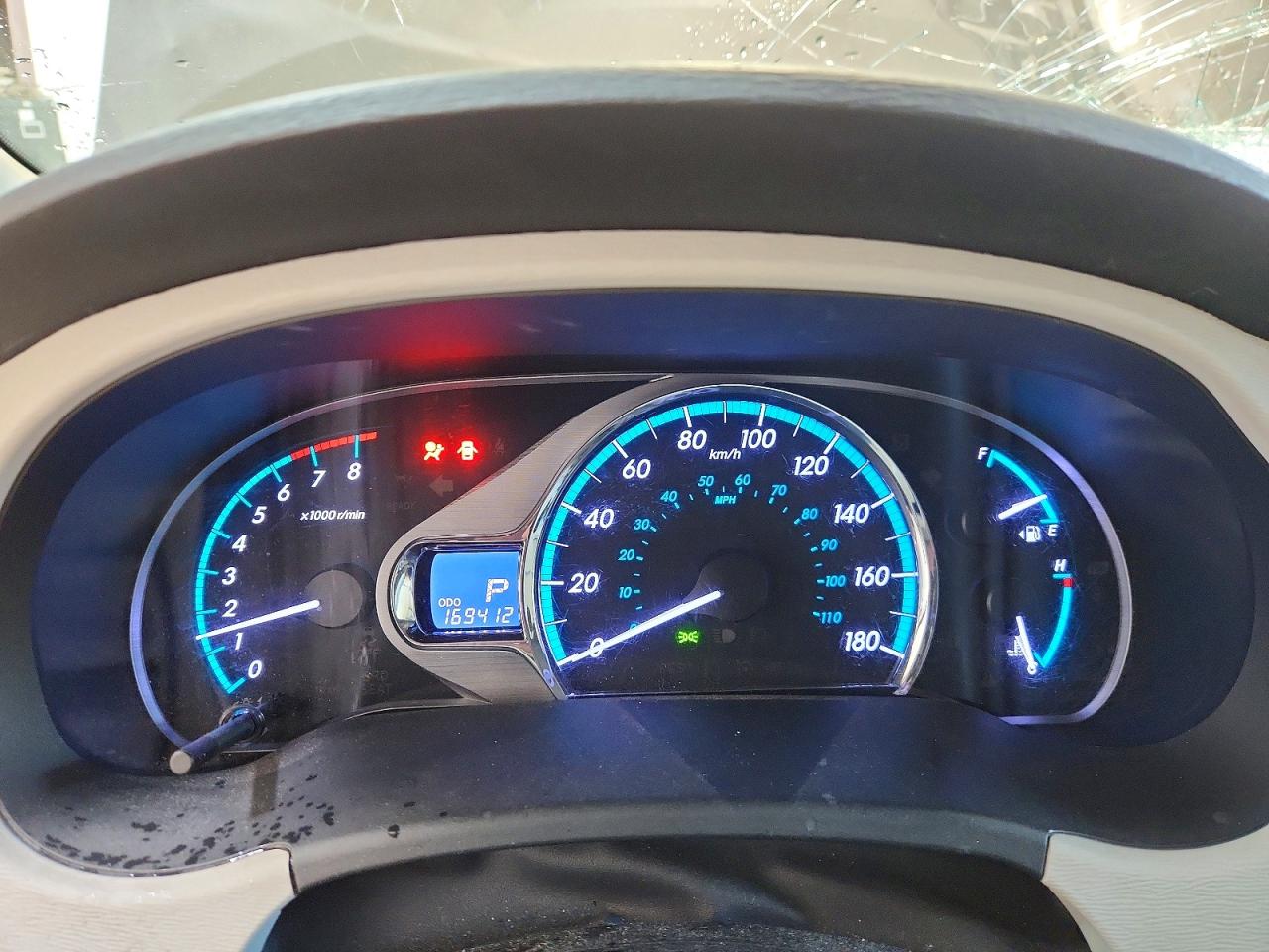 2011 TOYOTA SIENNA