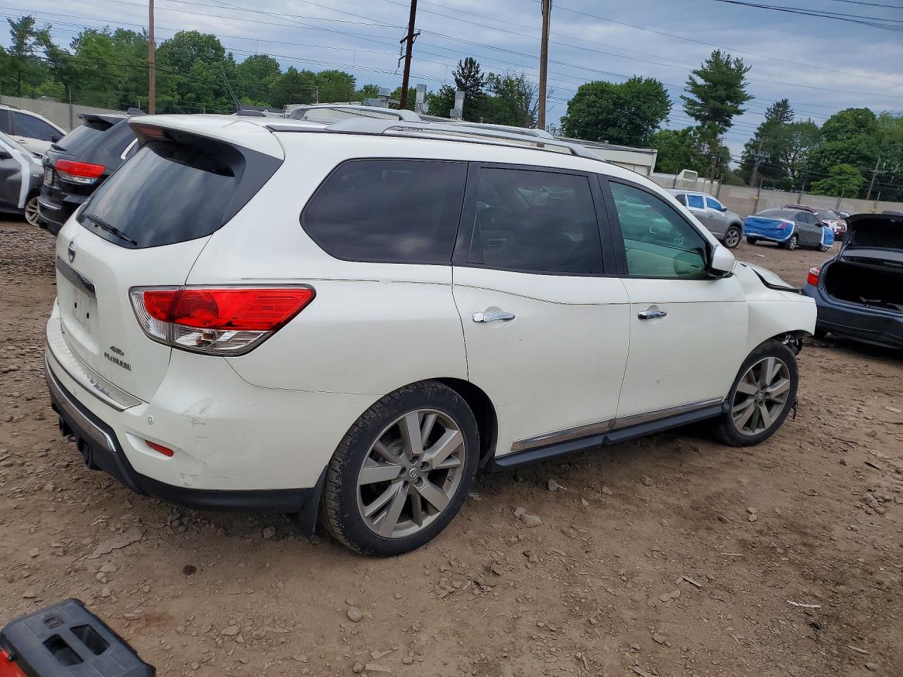 2015 NISSAN PATHFINDER