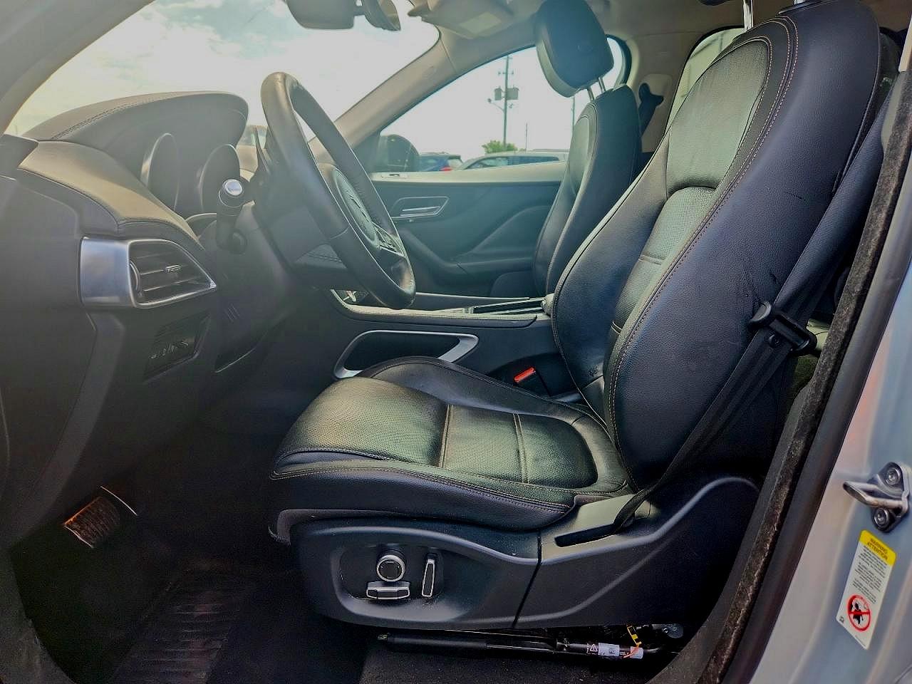 2019 JAGUAR F-PACE