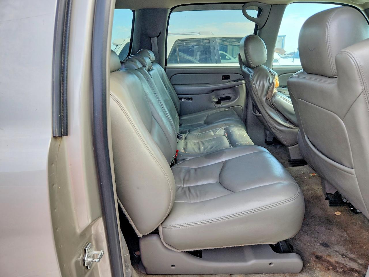 2005 CHEVROLET SUBURBAN