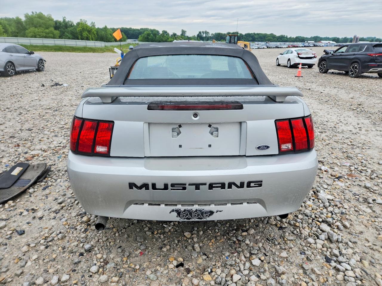 2003 FORD MUSTANG