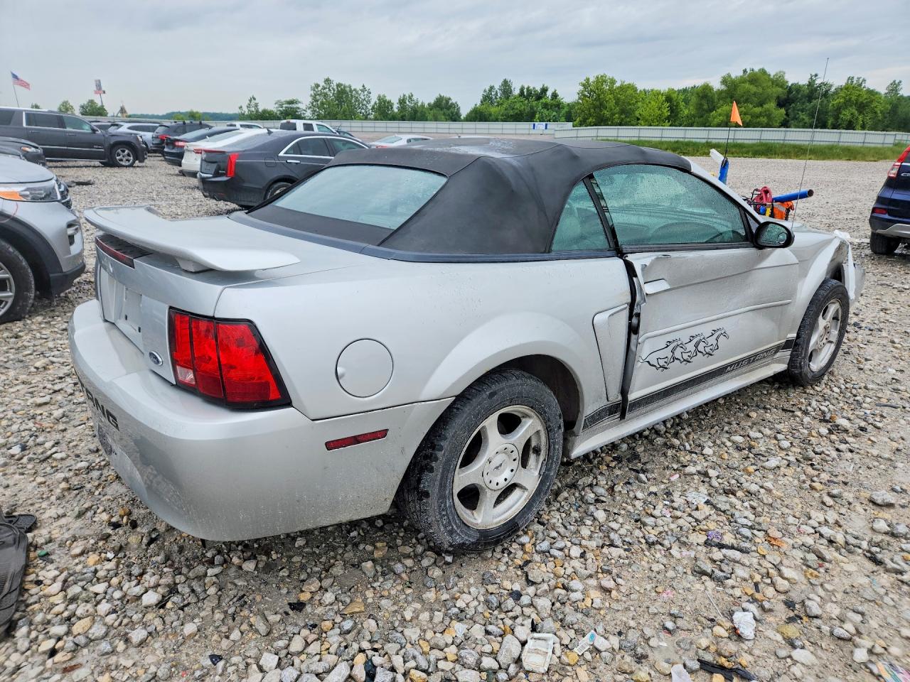 2003 FORD MUSTANG