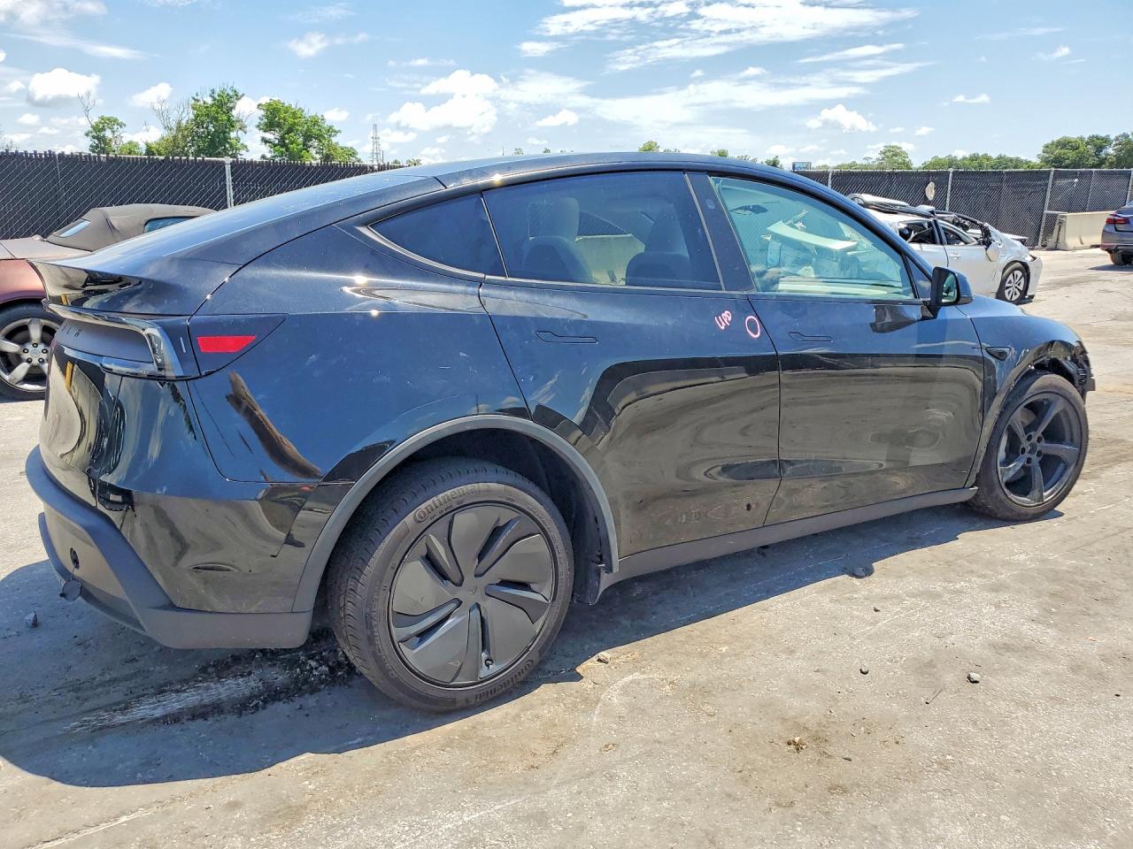 2026 TESLA MODEL Y
