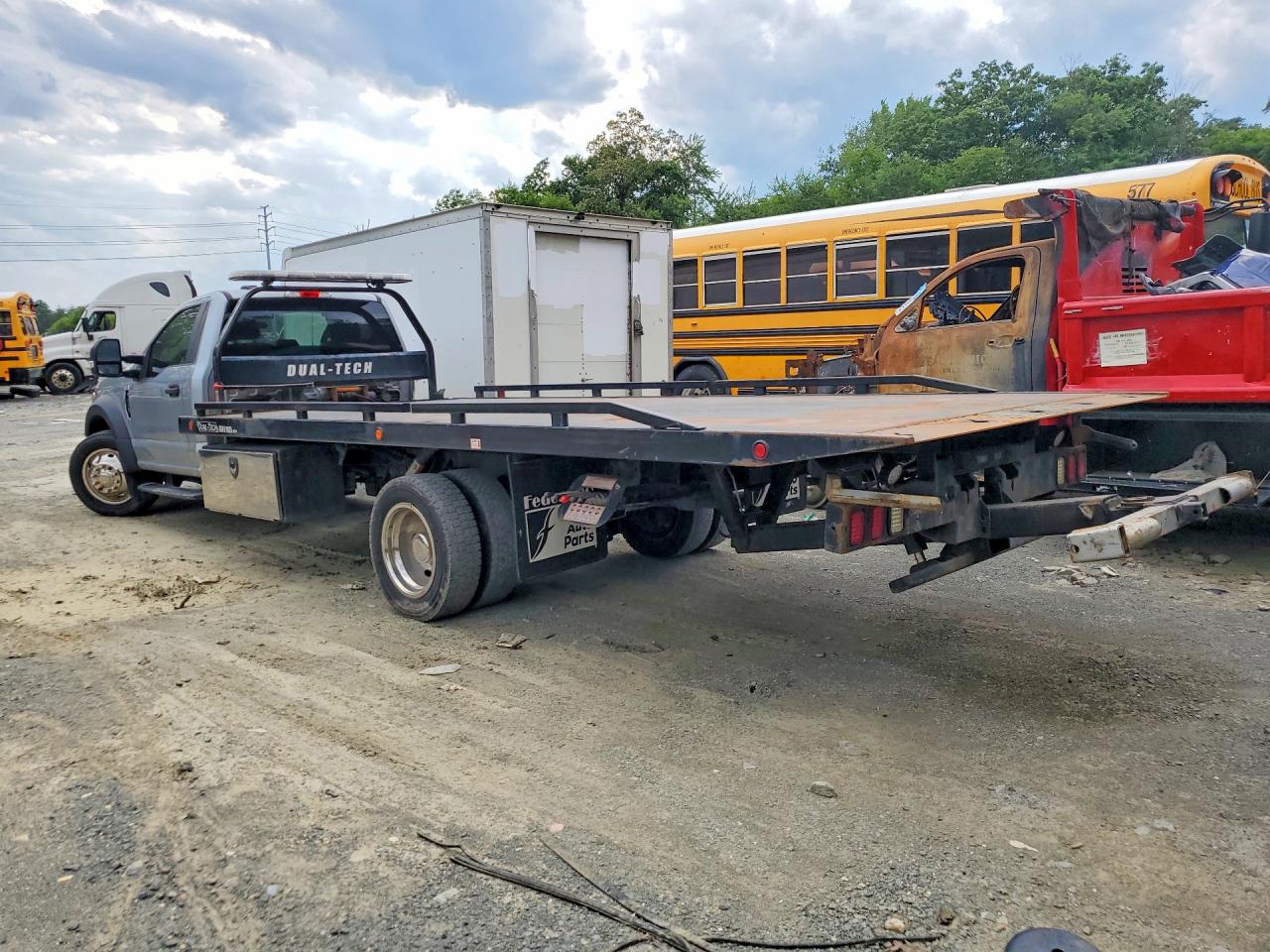 2022 FORD F550