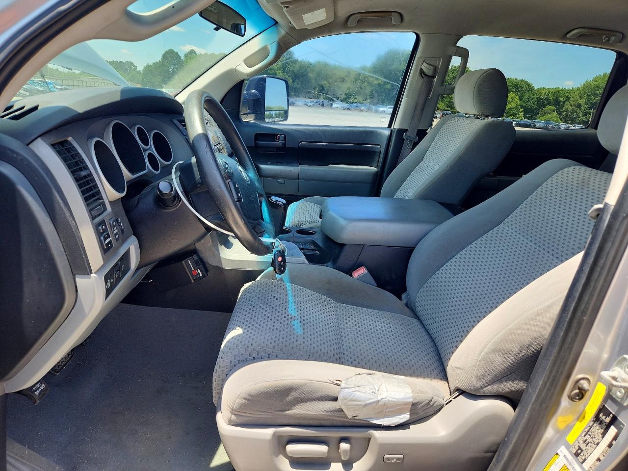 2010 TOYOTA TUNDRA