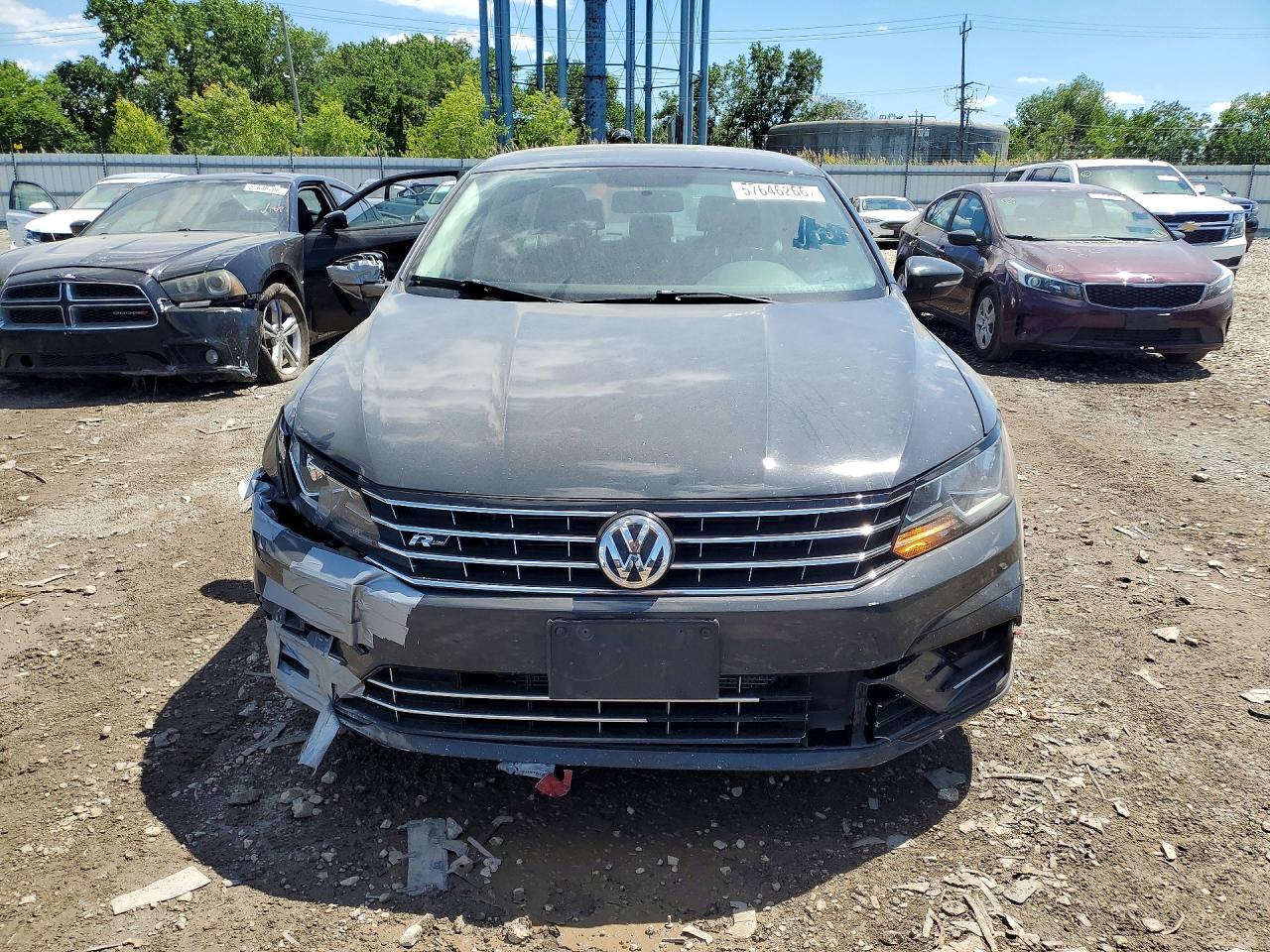 2017 VOLKSWAGEN PASSAT