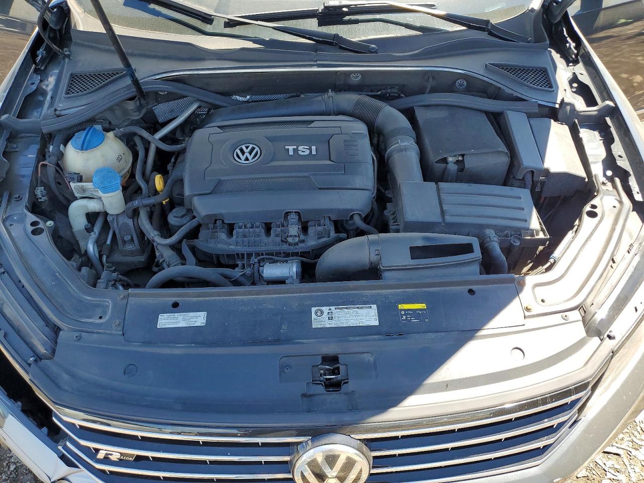 2017 VOLKSWAGEN PASSAT
