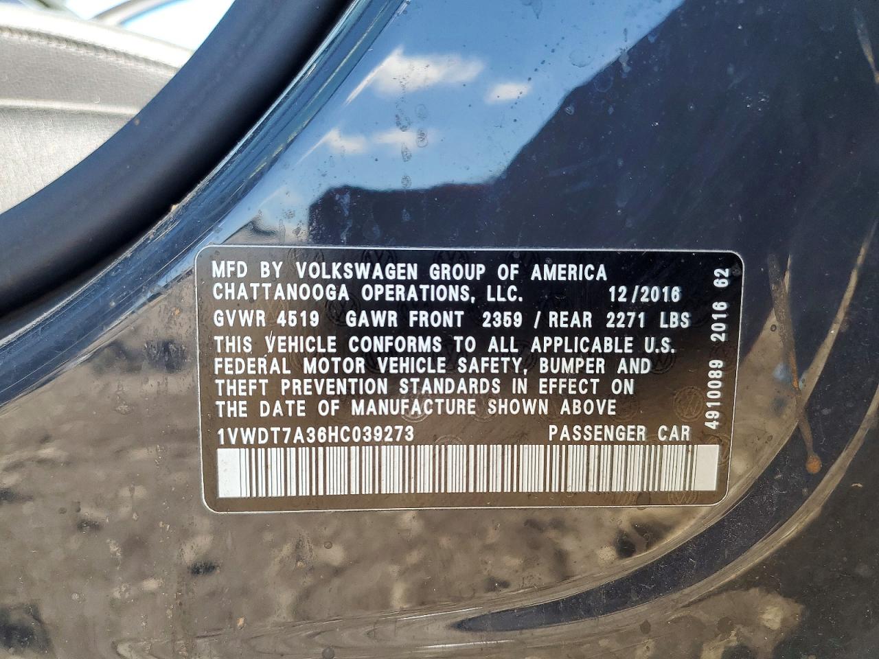 2017 VOLKSWAGEN PASSAT