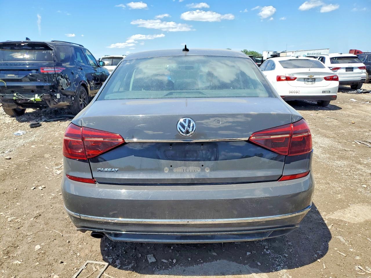 2017 VOLKSWAGEN PASSAT