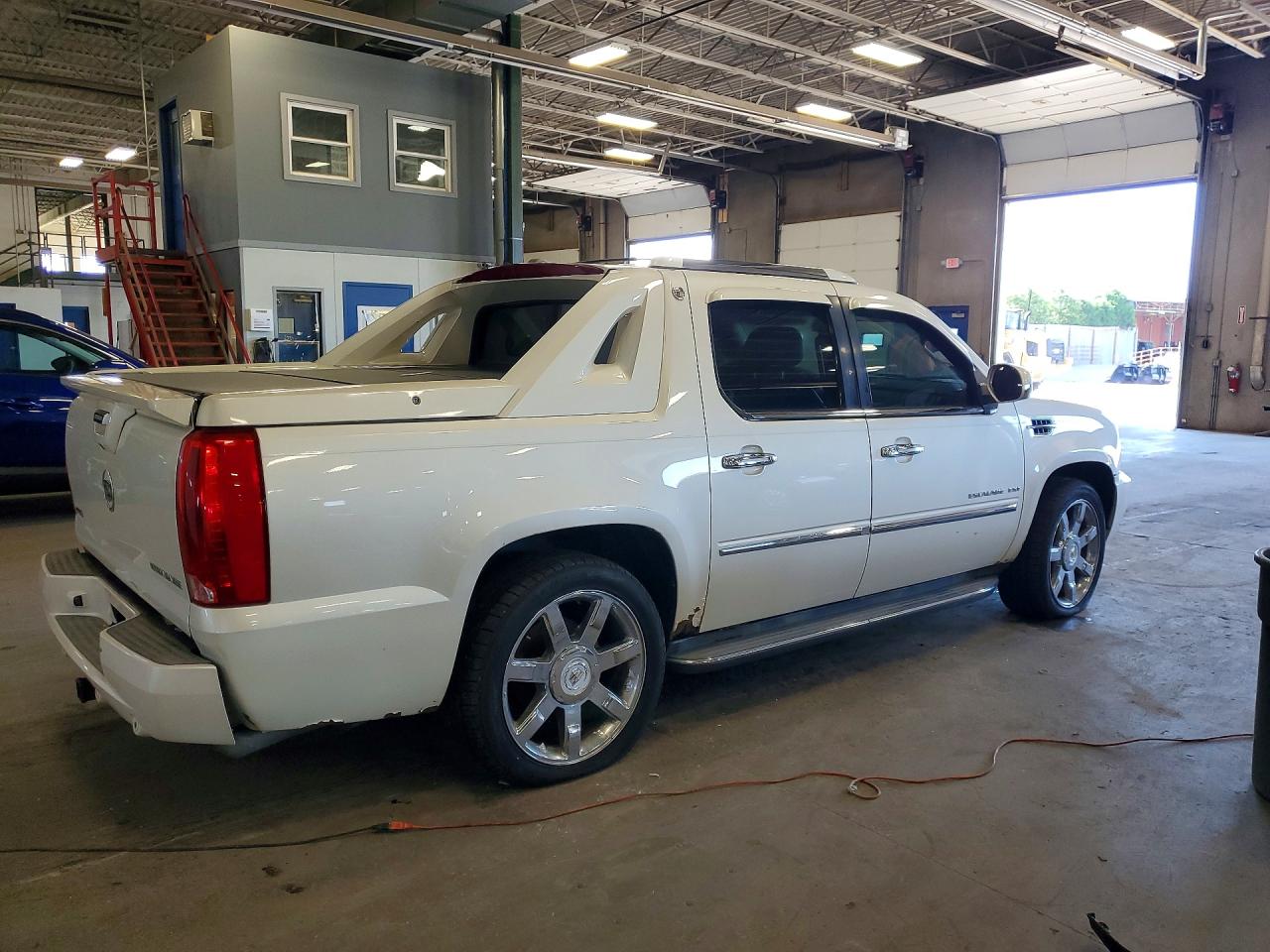 2011 CADILLAC ESCALADE